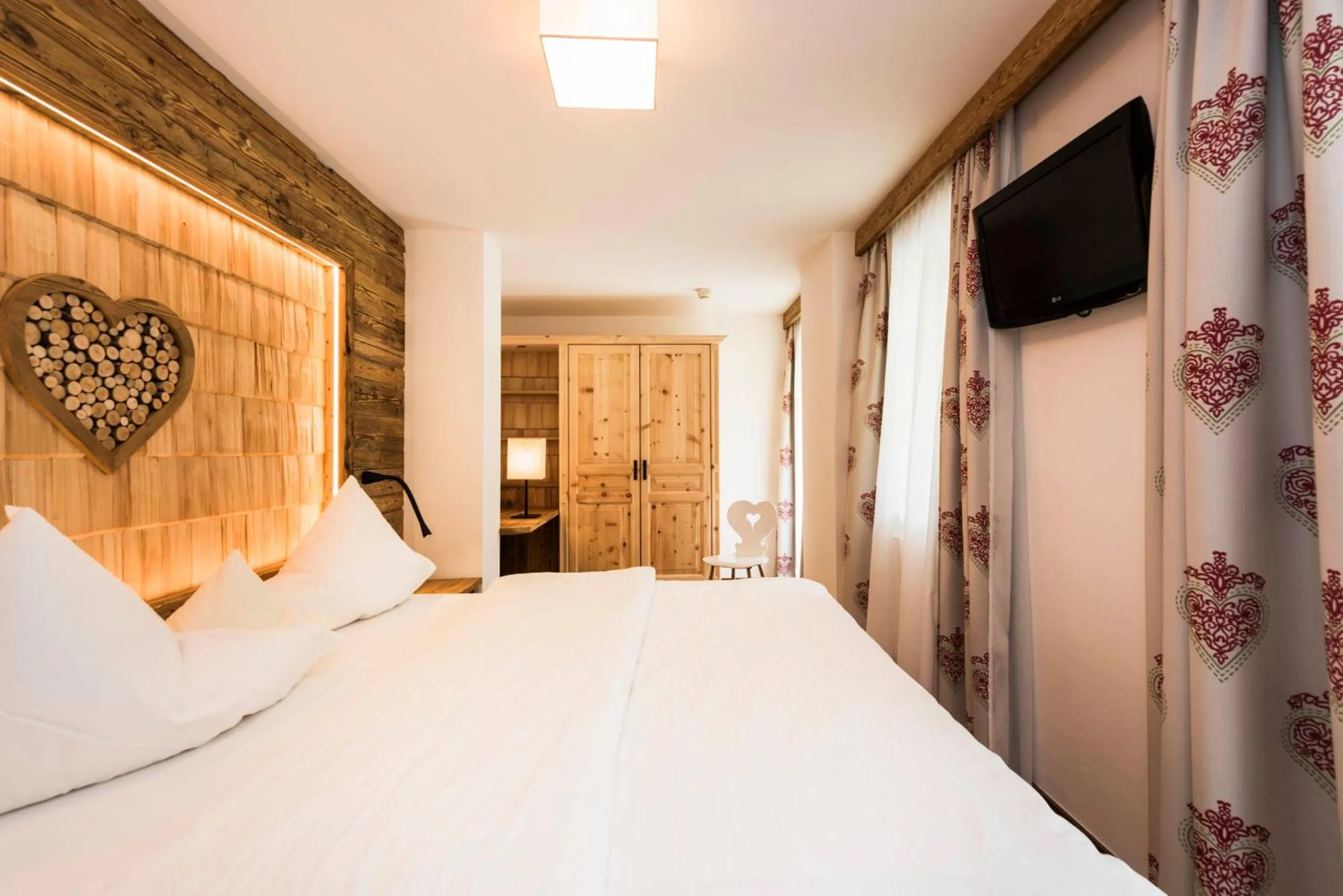 Bedroom, Bed in Hotel Stubaierhof