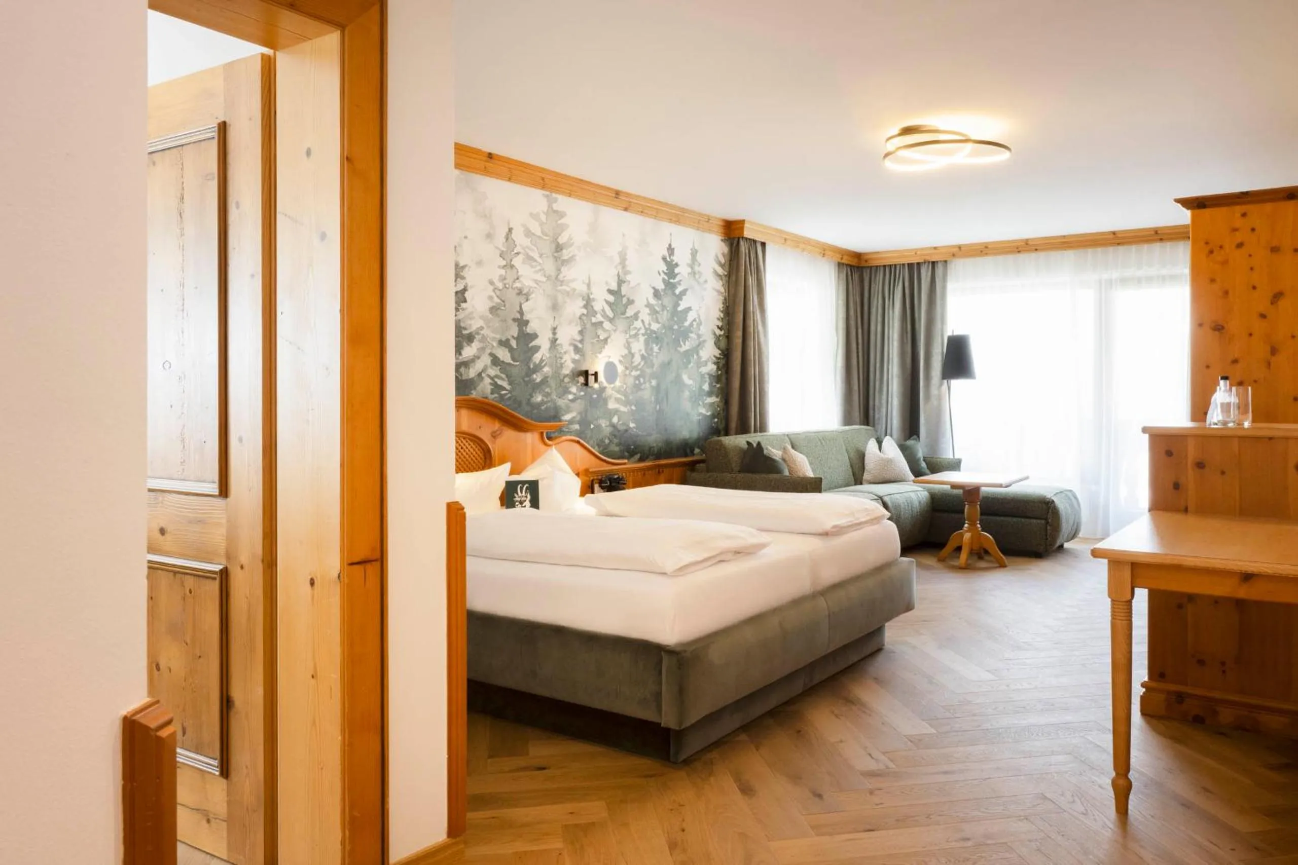 Living room, Bed in Hotel Stubaierhof