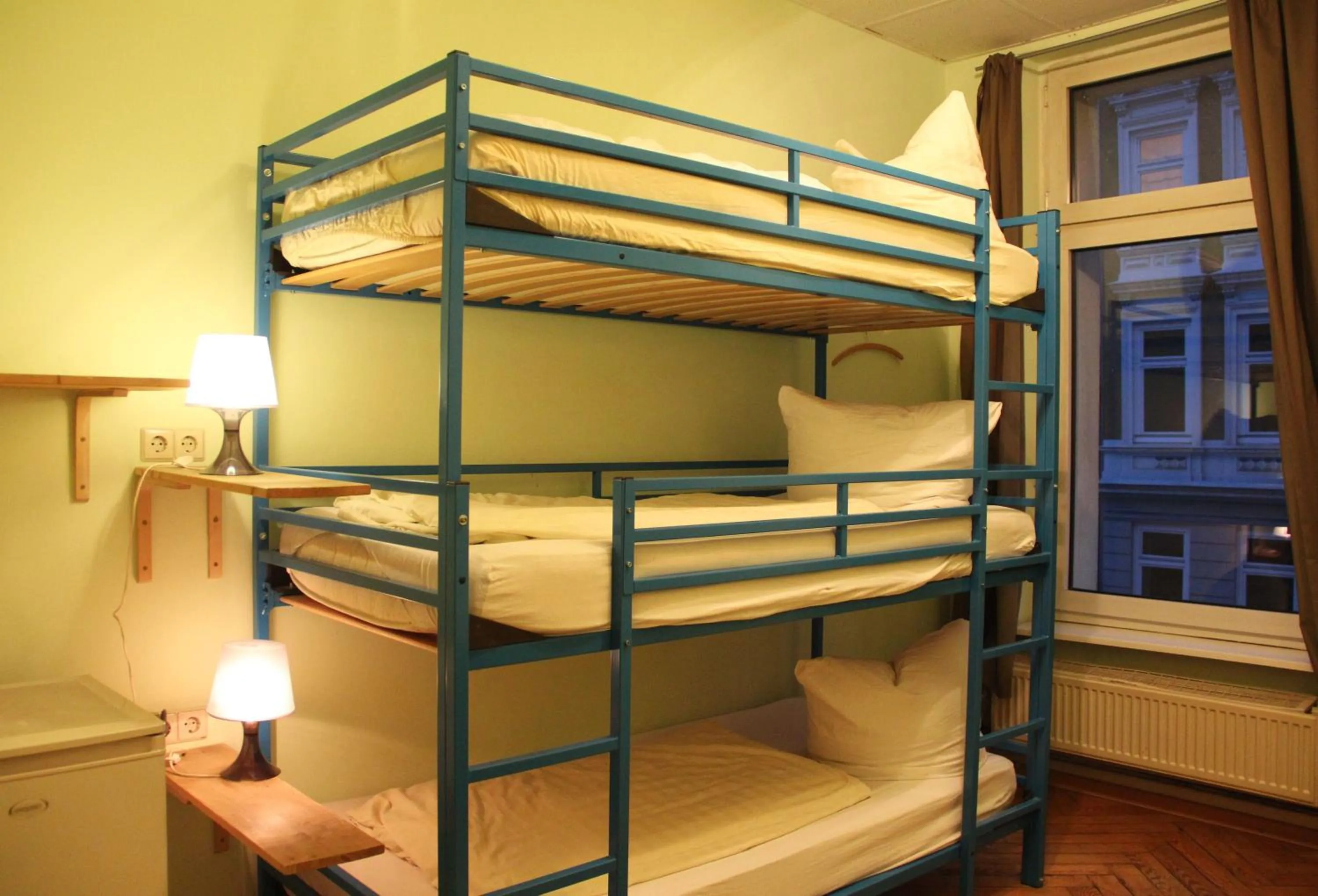 Bed in Buch-Ein-Bett Hostel