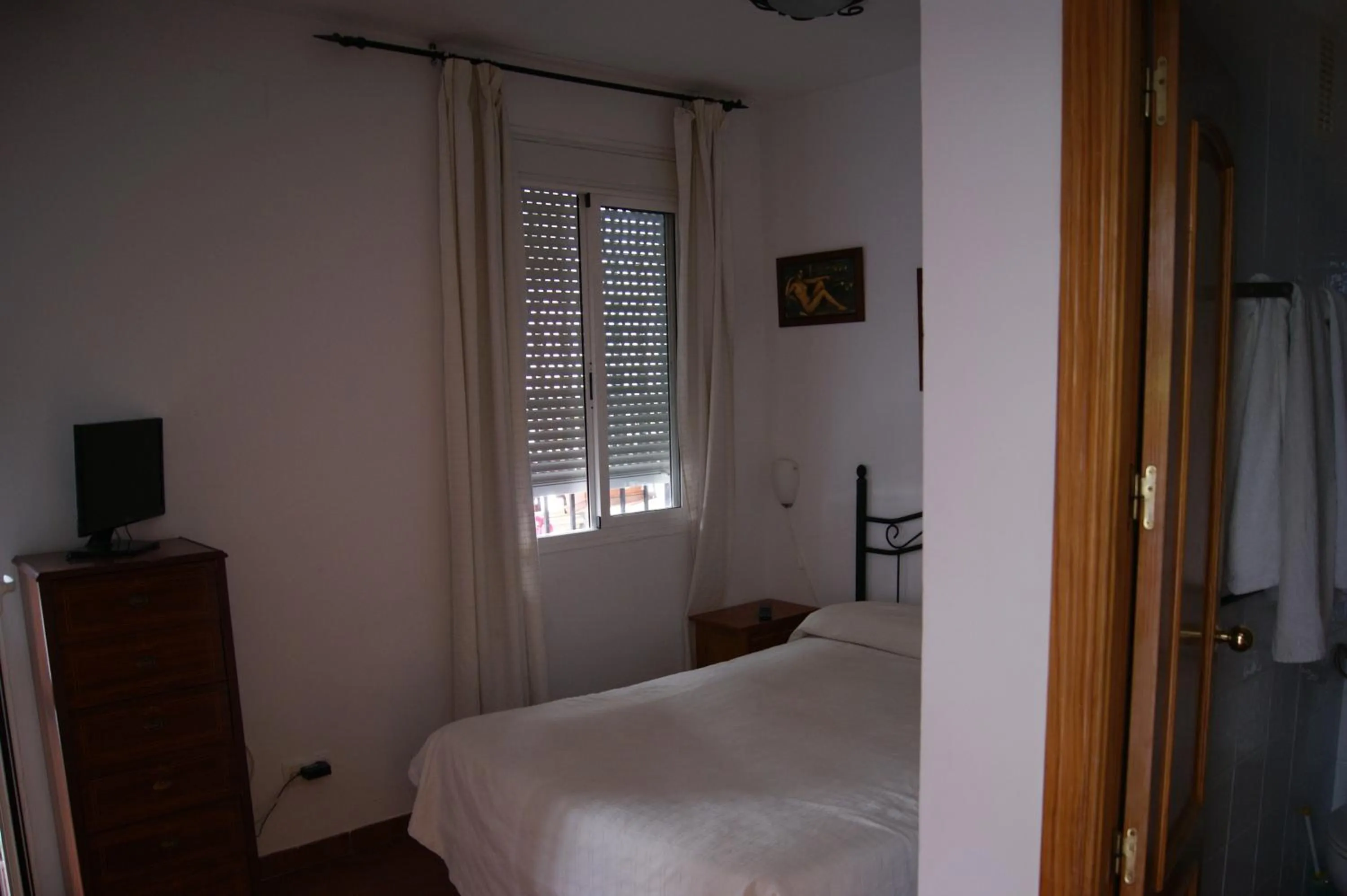 Photo of the whole room, Bed in Hostal Alcazar I