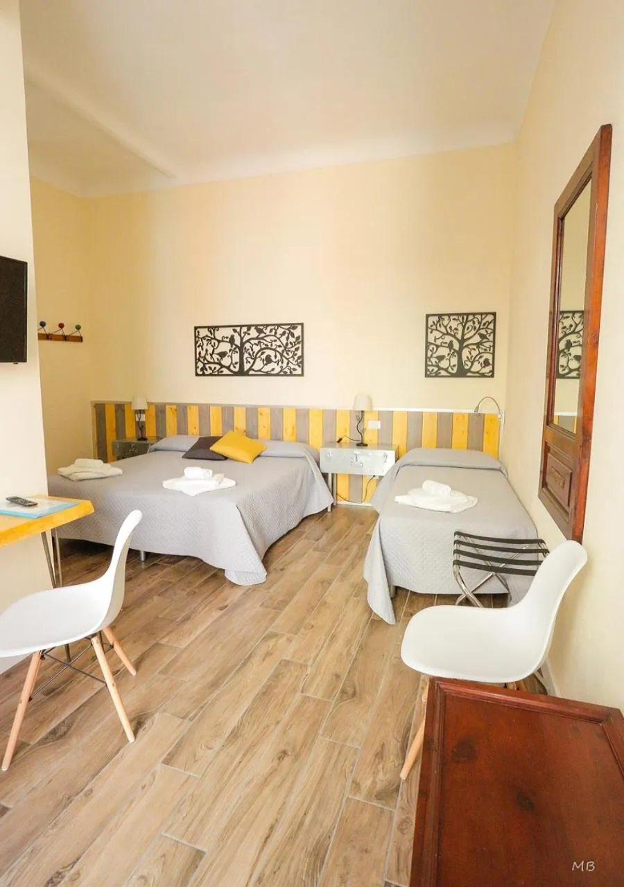 Photo of the whole room in Colors of Cinque Terre - Guest House