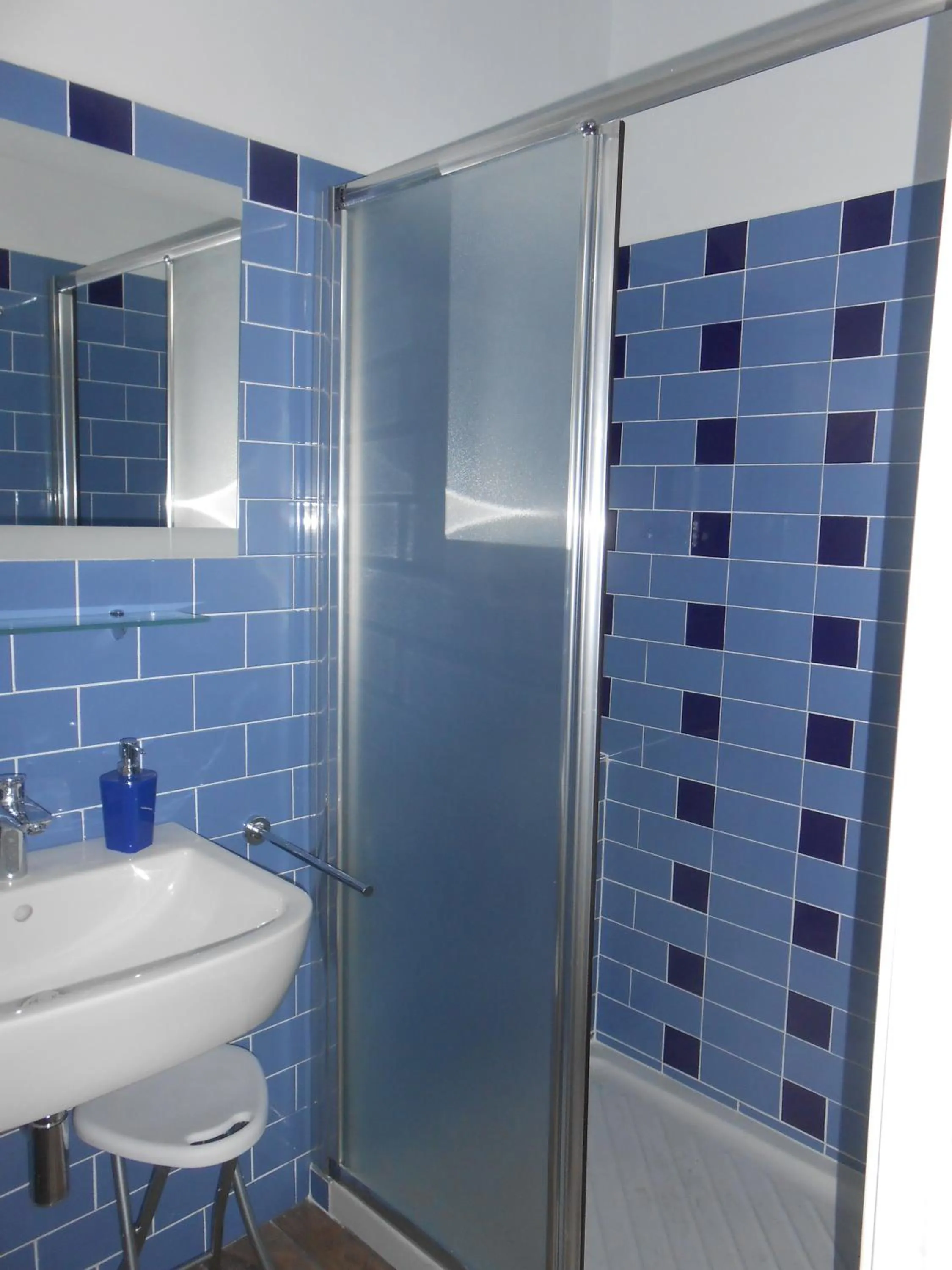 Shower in Colors of Cinque Terre - Guest House