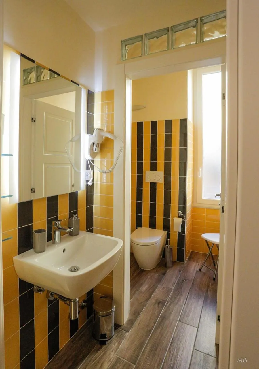 Bathroom in Colors of Cinque Terre - Guest House