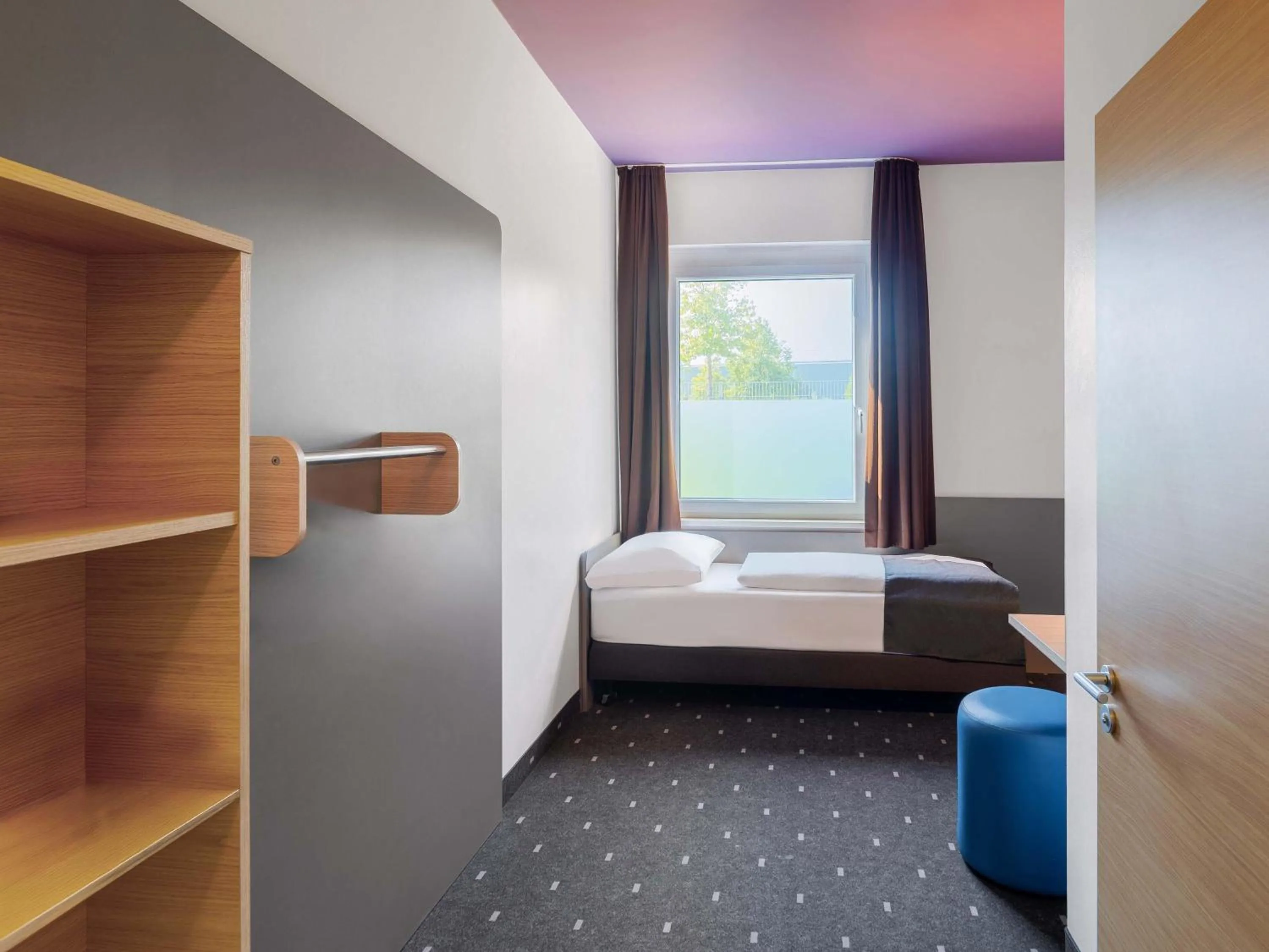 Photo of the whole room, Bed in B&B Hotel Düsseldorf-Airport