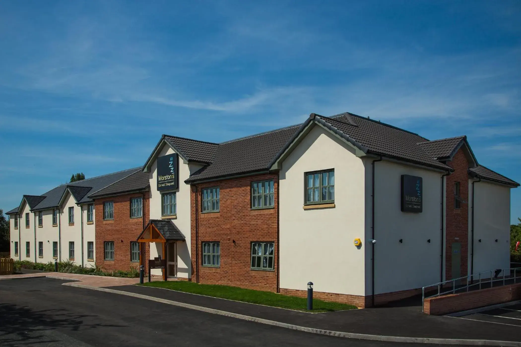 Facade/entrance in Spread Eagle, Gailey by Marston's Inns Facade/entrance in Spread Eagle, Gailey by Marston's Inns