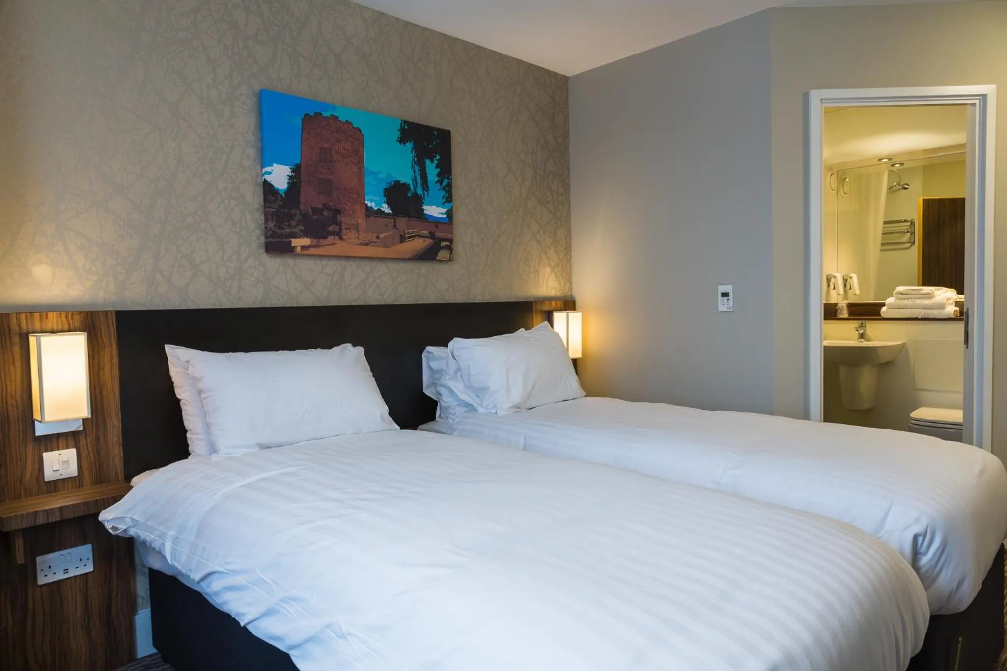 Bedroom, Bed in Spread Eagle, Gailey by Marston's Inns