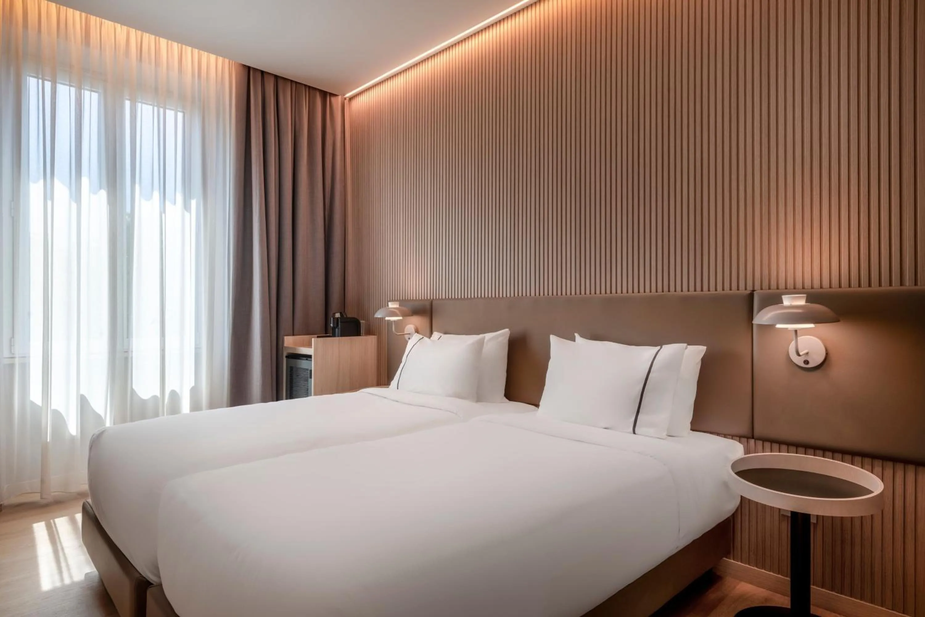 Photo of the whole room, Bed in AC Hotel by Marriott Clodio Roma