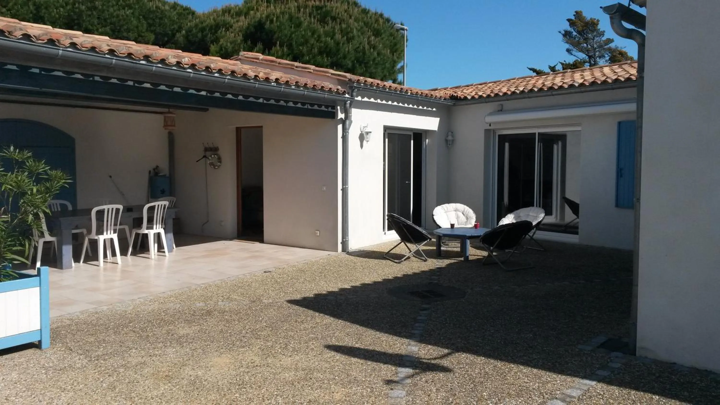 Patio in Le Figuier