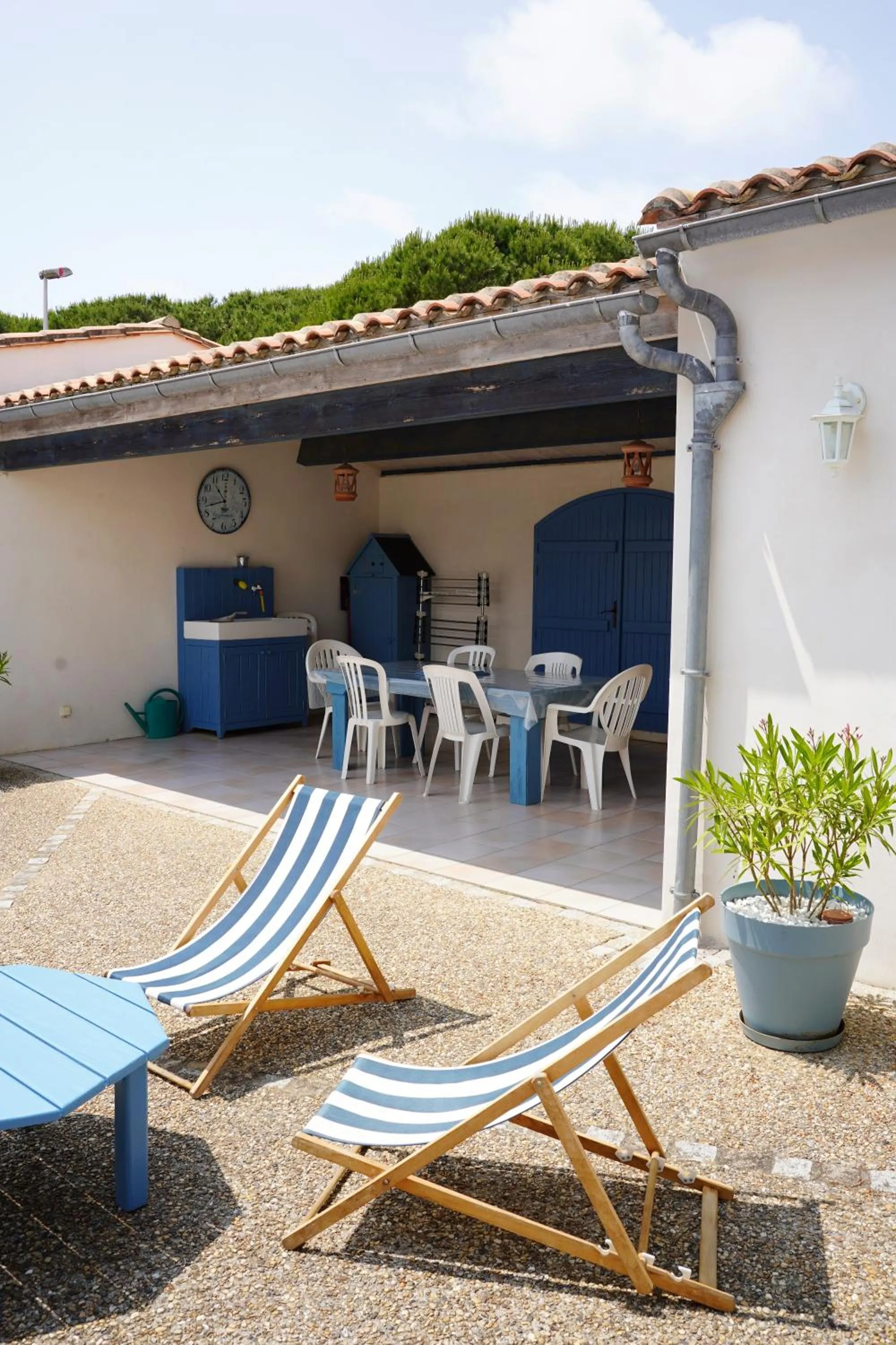 Patio in Le Figuier