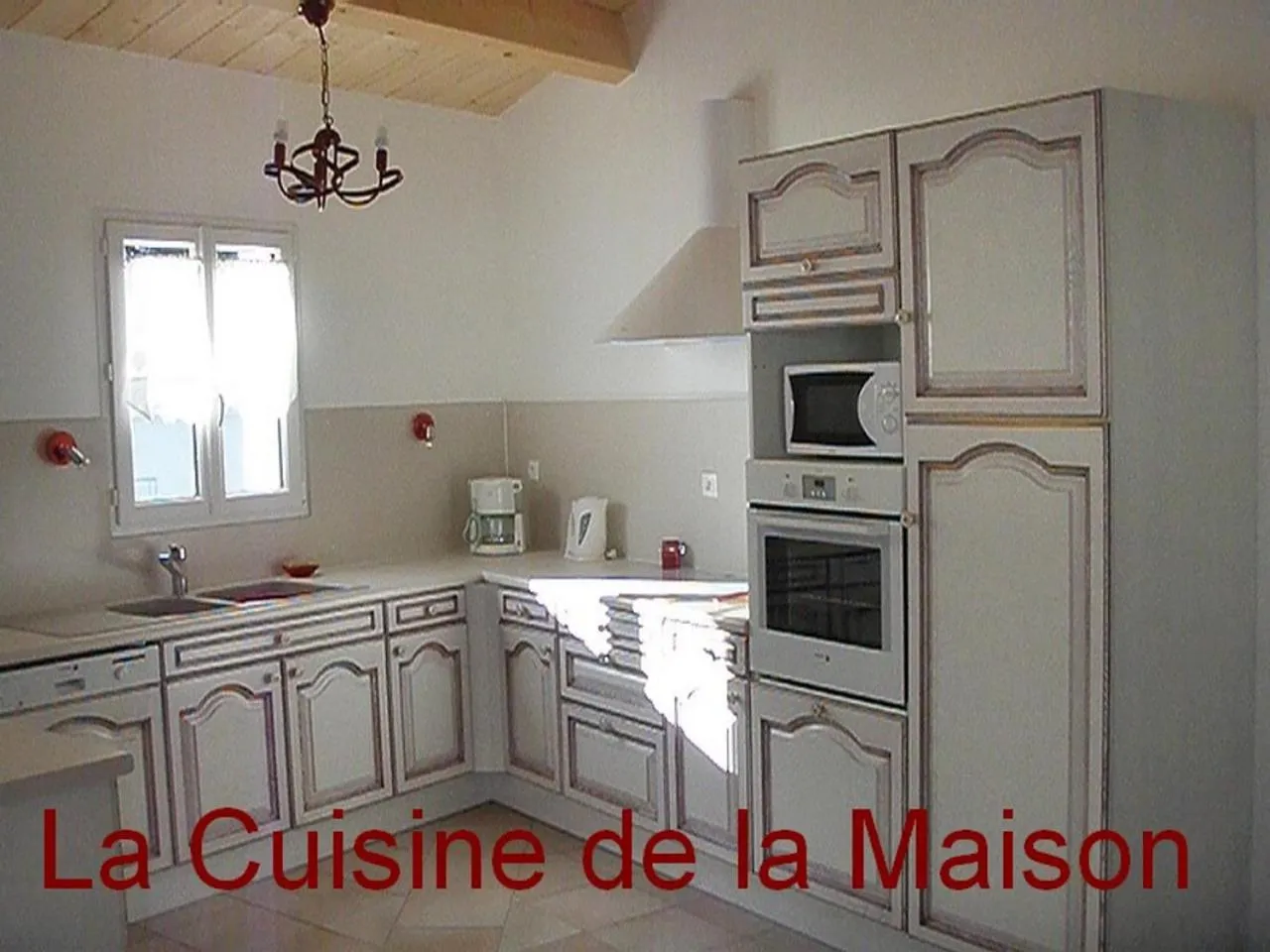 Kitchen or kitchenette in Le Figuier