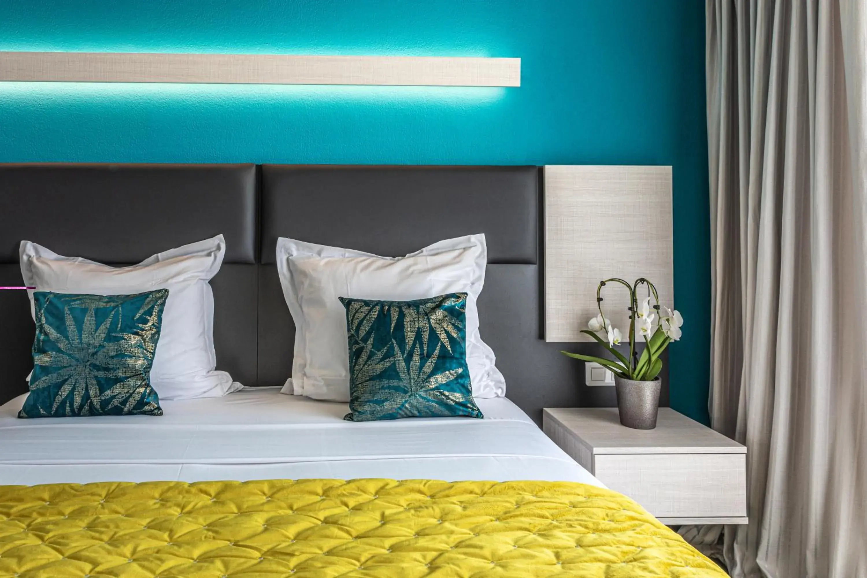 Double Room with Garden View in Hôtel Jardin Croisette Double Room with Garden View in Hôtel Jardin Croisette