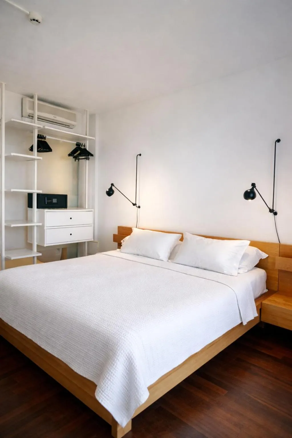 Bed in Hôtel Le Versailles