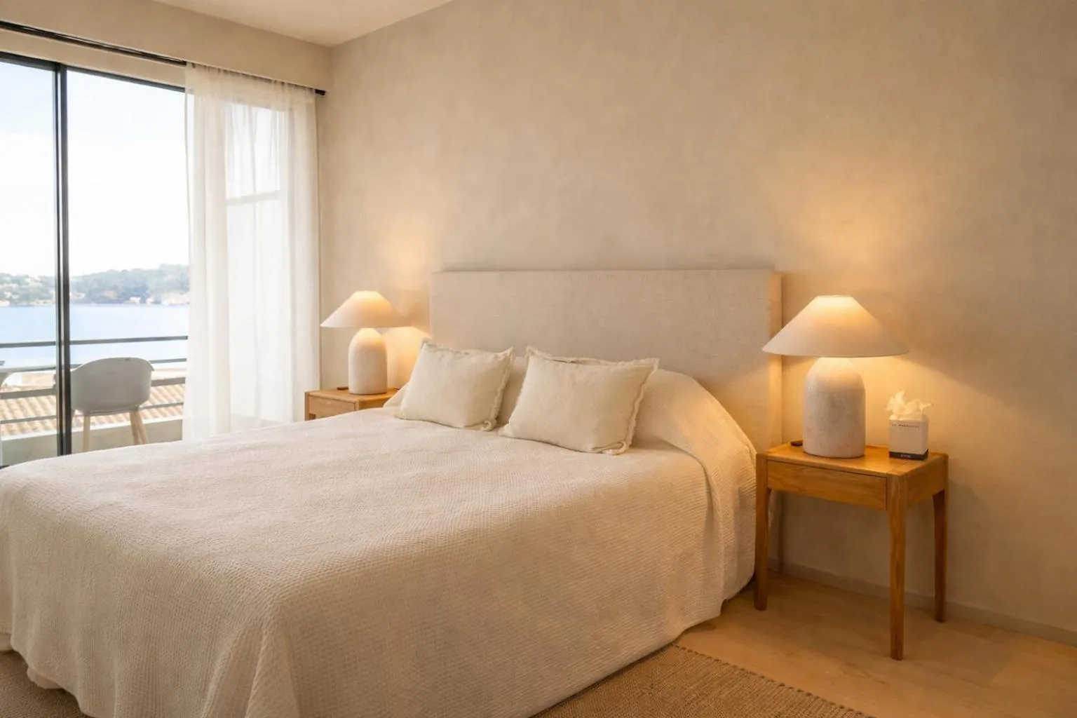 Bed in Hôtel Le Versailles