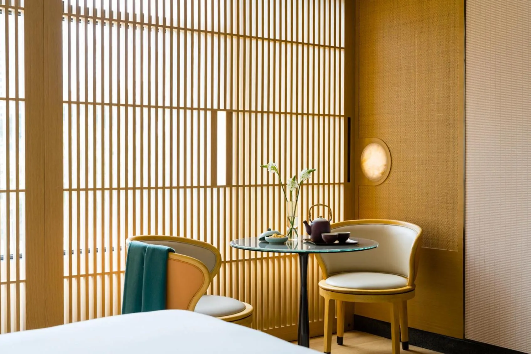 Photo of the whole room, Bed in Regent Hong Kong