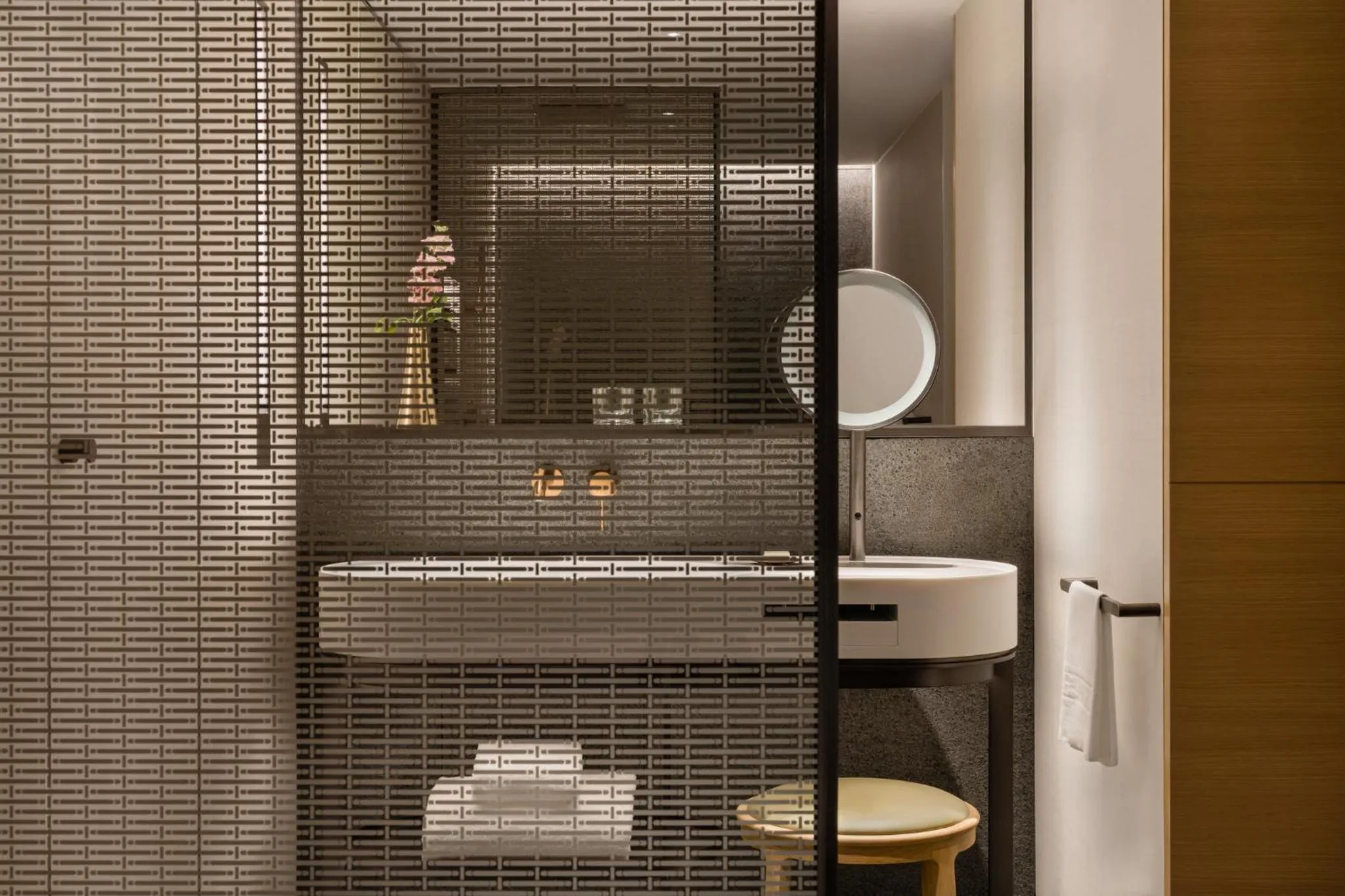 Photo of the whole room in Regent Hong Kong