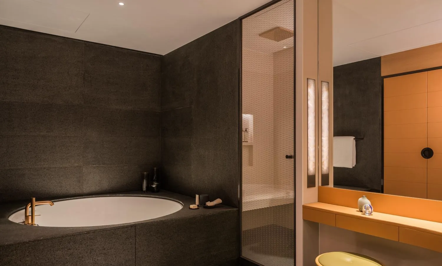 Bath in Regent Hong Kong