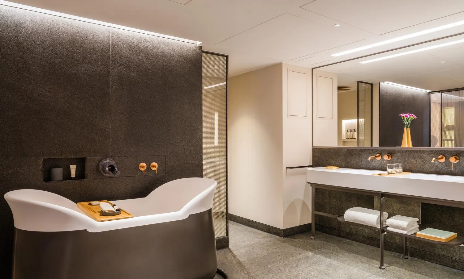 Bath in Regent Hong Kong