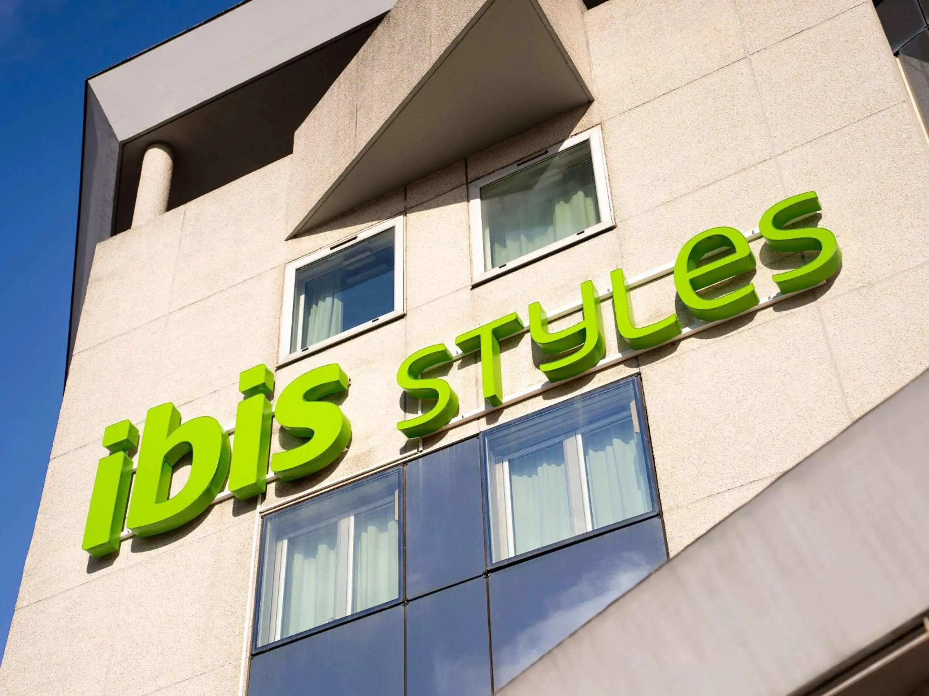 Property building in ibis Styles Chatenay Malabry Paris Sud Property building in ibis Styles Chatenay Malabry Paris Sud