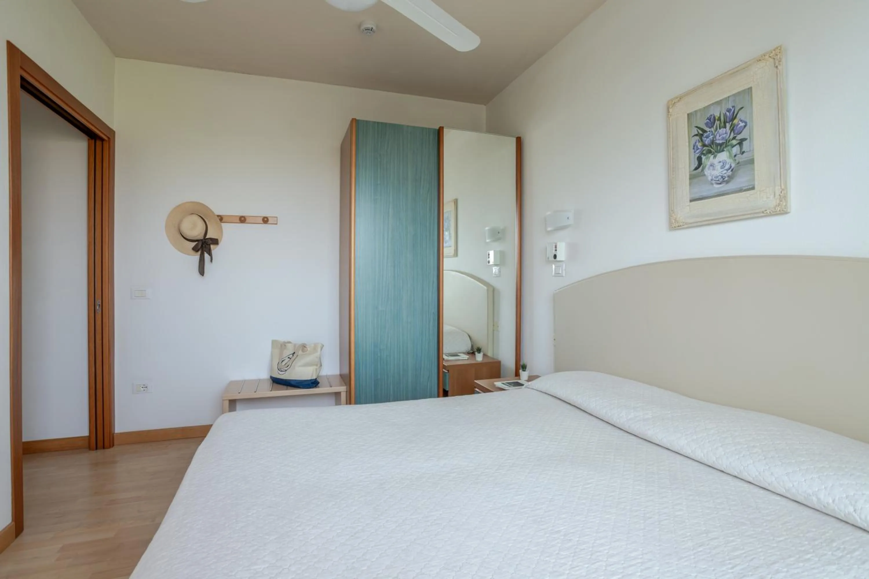 Bedroom, Bed in Hotel La Brezza frontemare