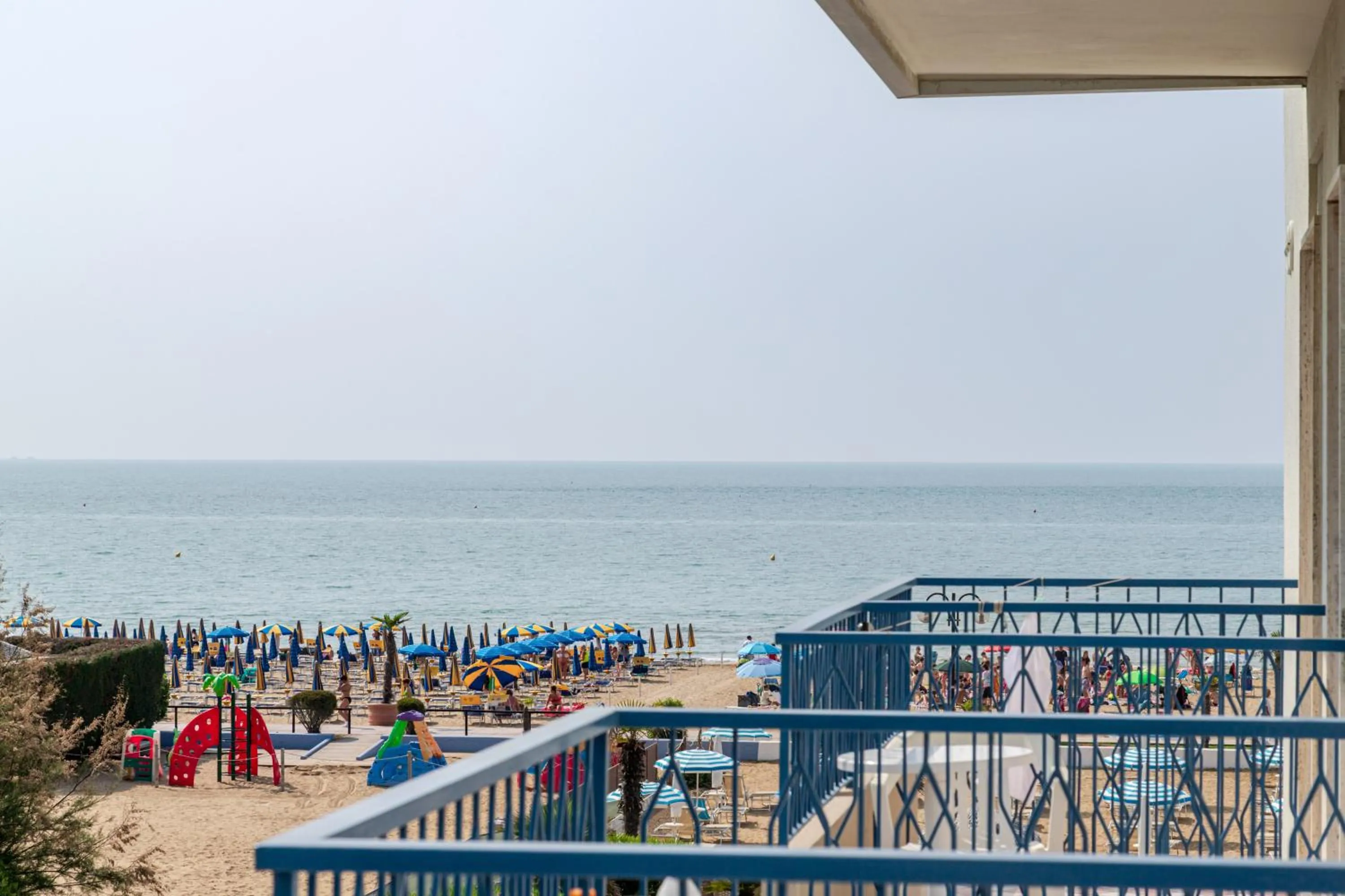 Sea view in Hotel La Brezza frontemare