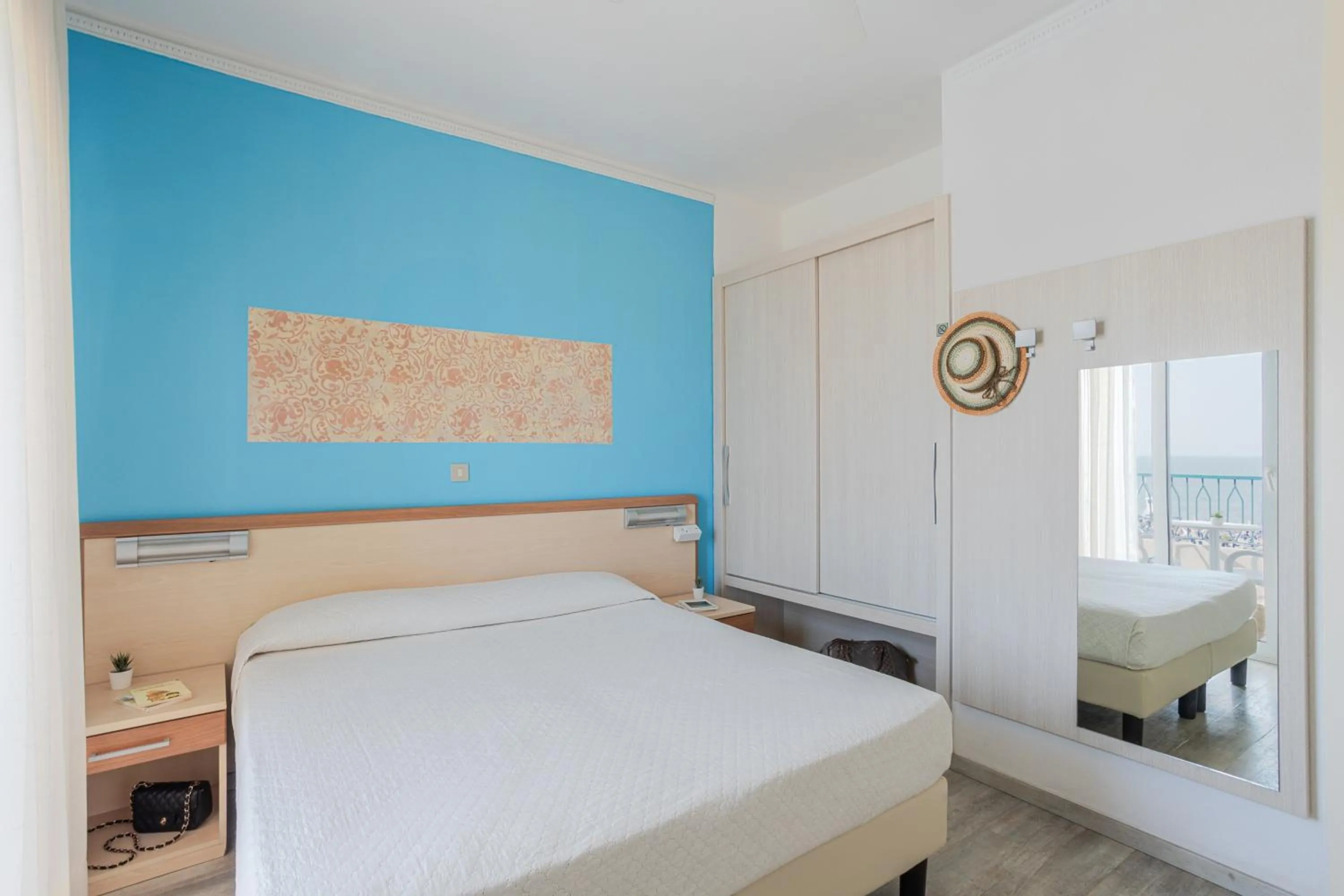 Photo of the whole room, Bed in Hotel La Brezza frontemare