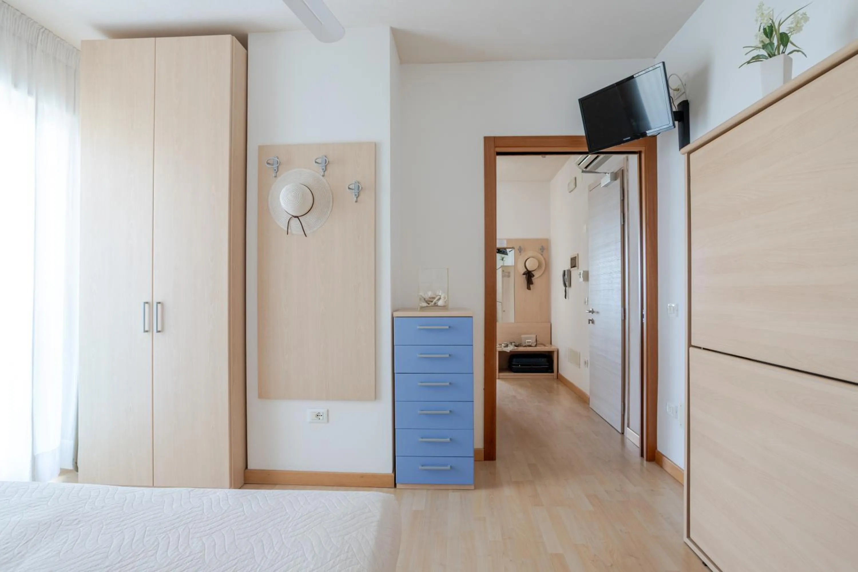 Bedroom, Bed in Hotel La Brezza frontemare