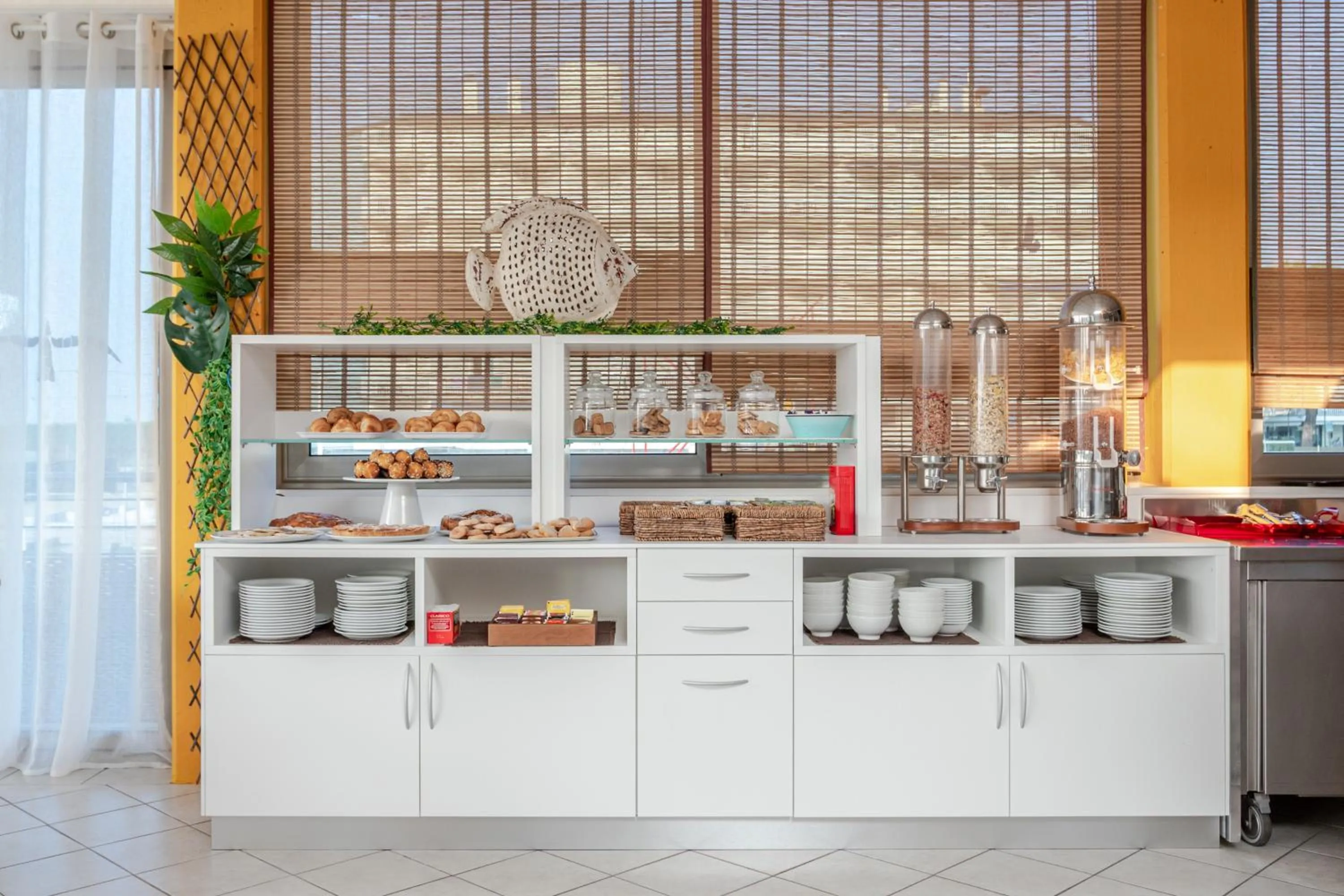 Breakfast in Hotel La Brezza frontemare