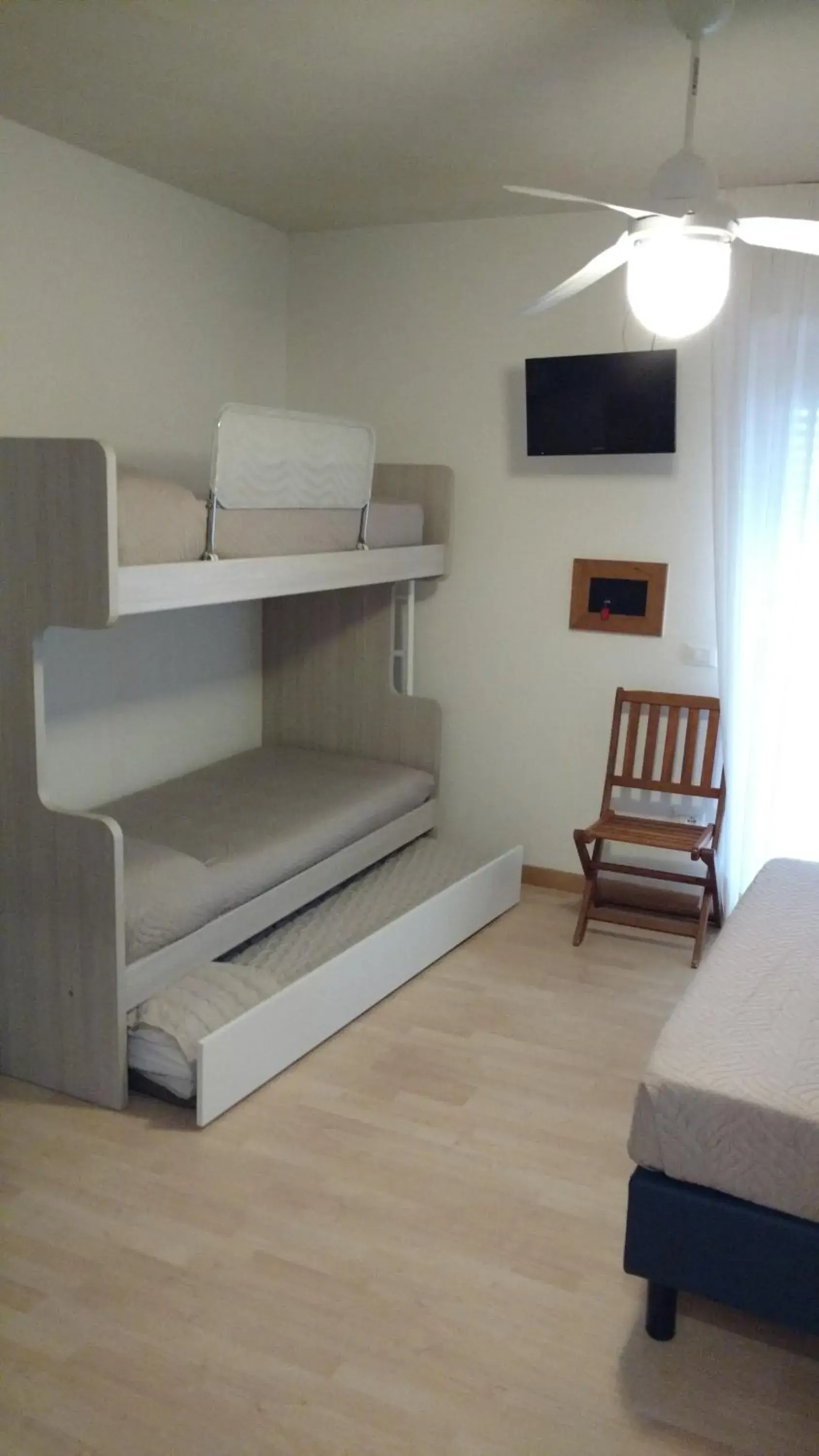 bunk bed, Bed in Hotel La Brezza