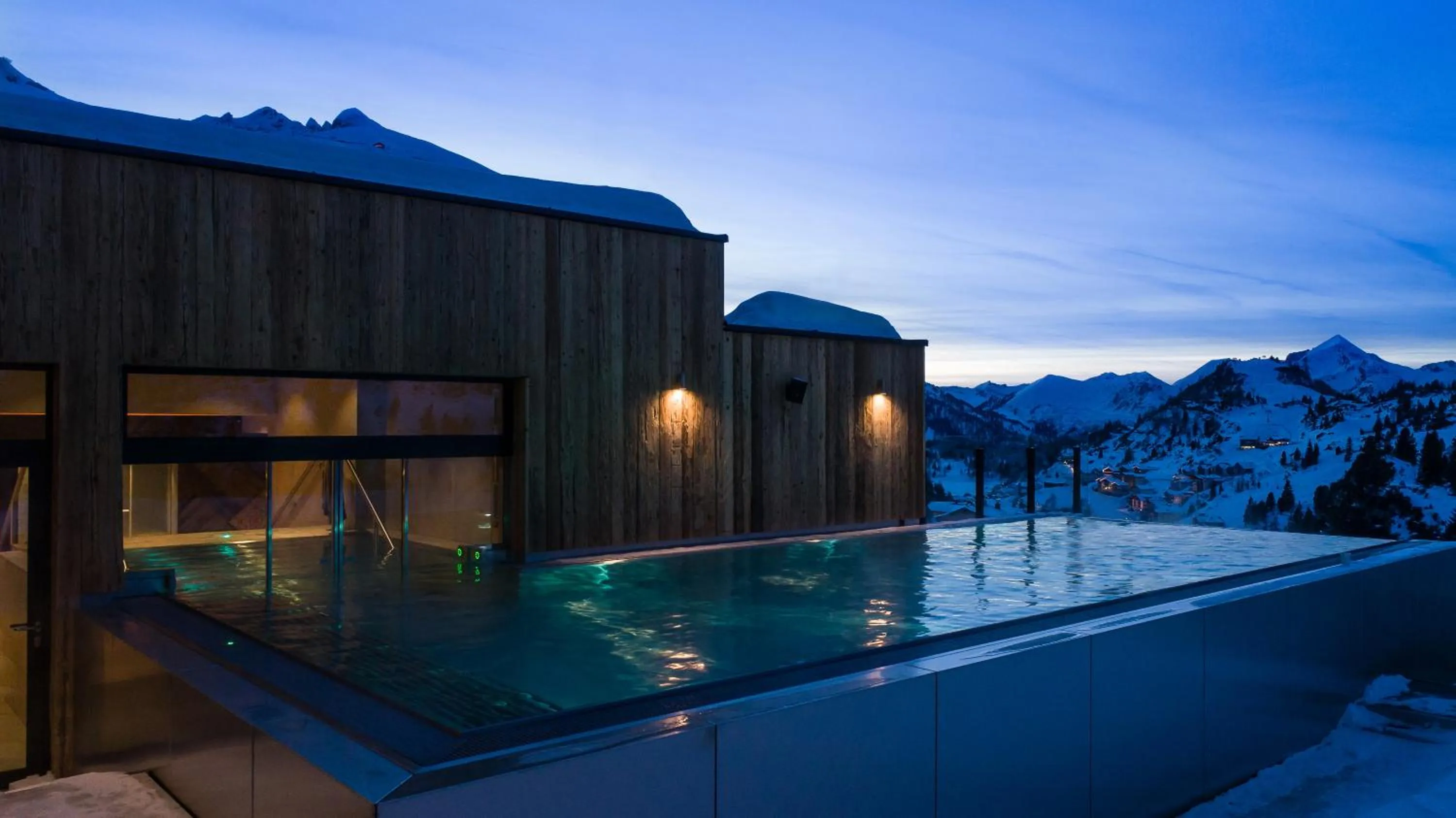 Swimming pool in Das Kohlmayr Superior