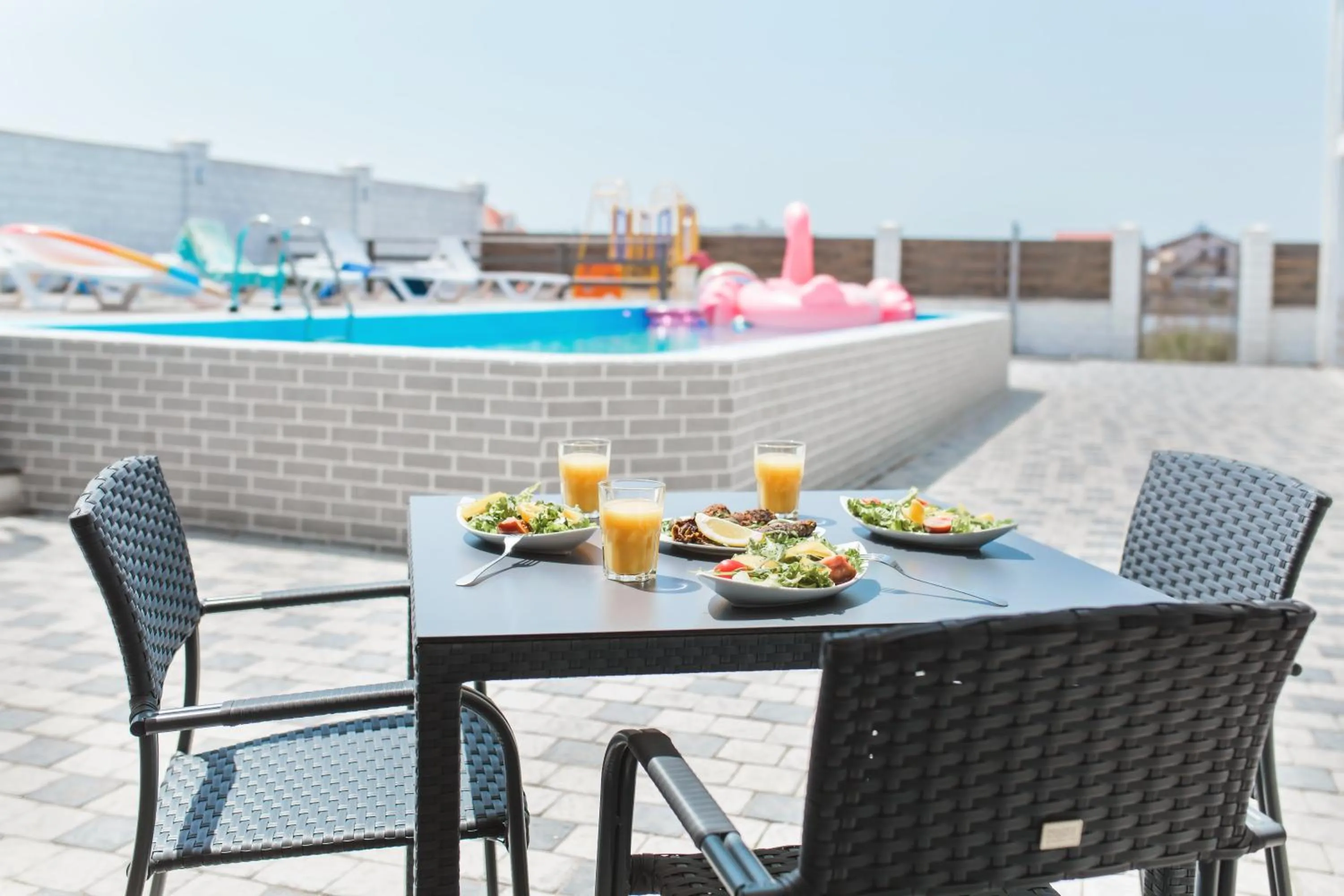Restaurant/places to eat in SeaZone