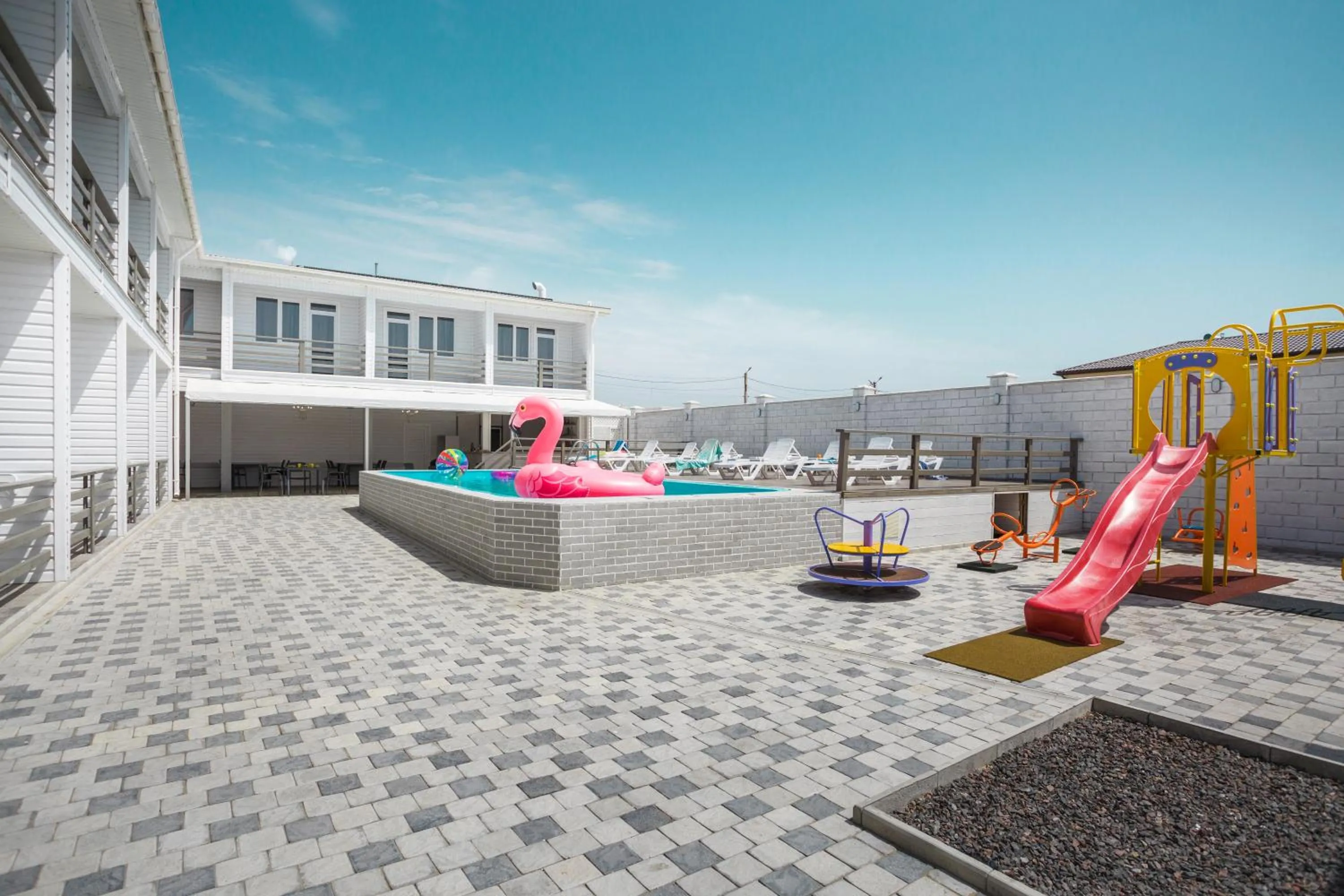 Swimming pool in SeaZone