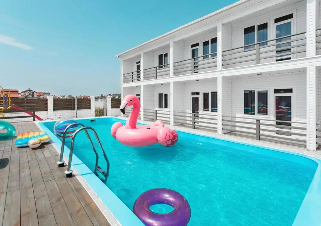 Swimming pool in SeaZone