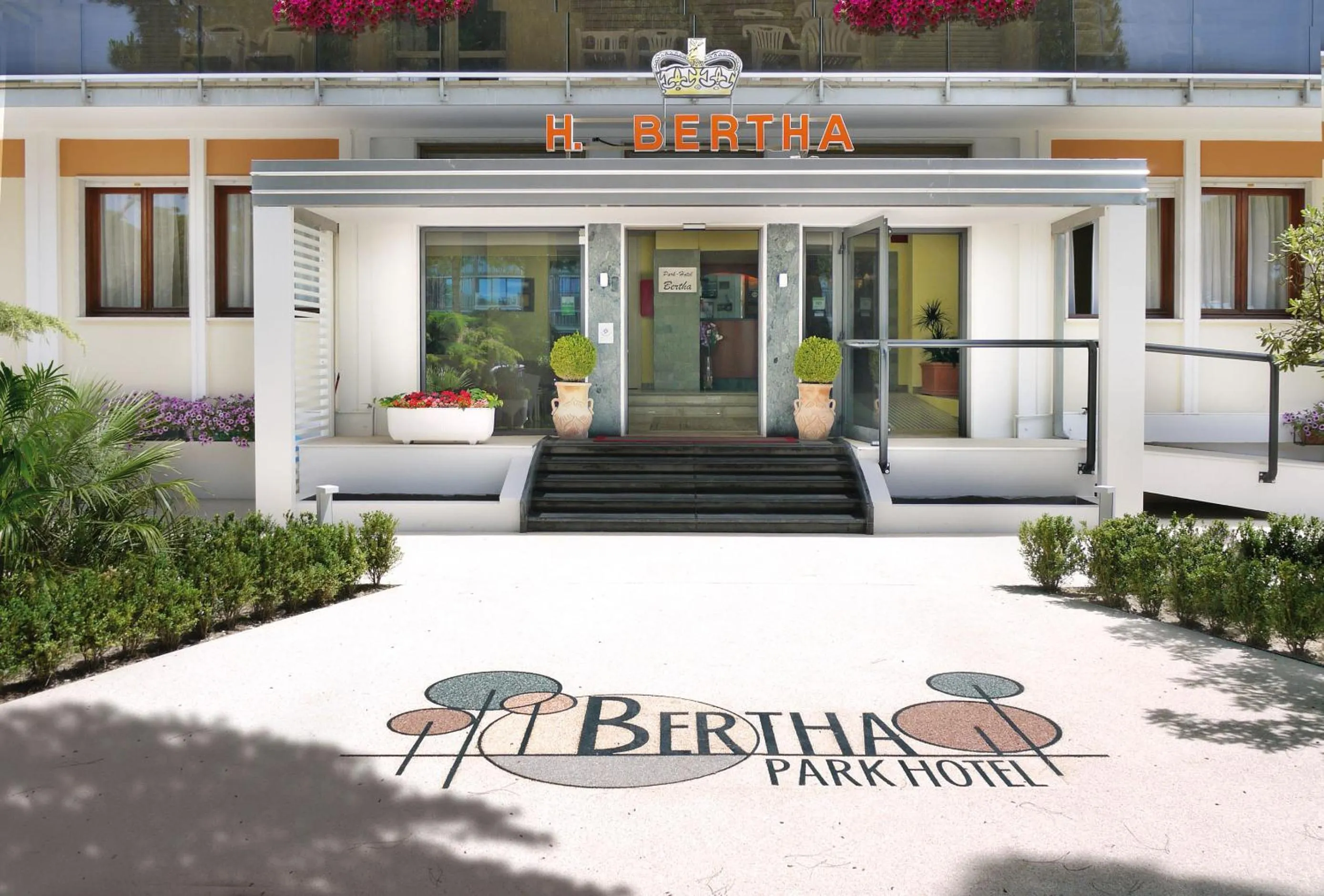 Facade/entrance in Hotel Bertha Fronte Mare