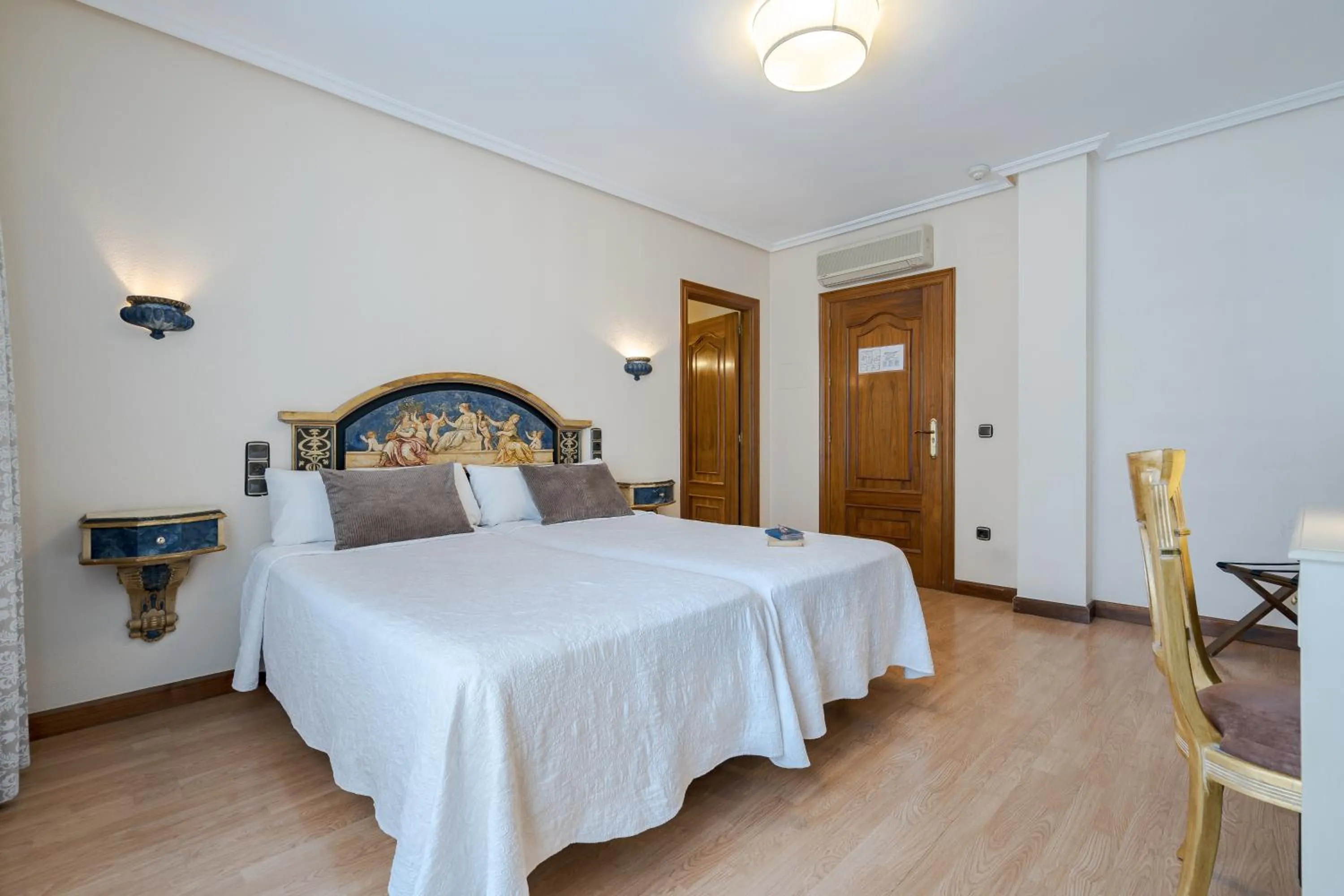 Bedroom, Bed in Hotel Eurowest