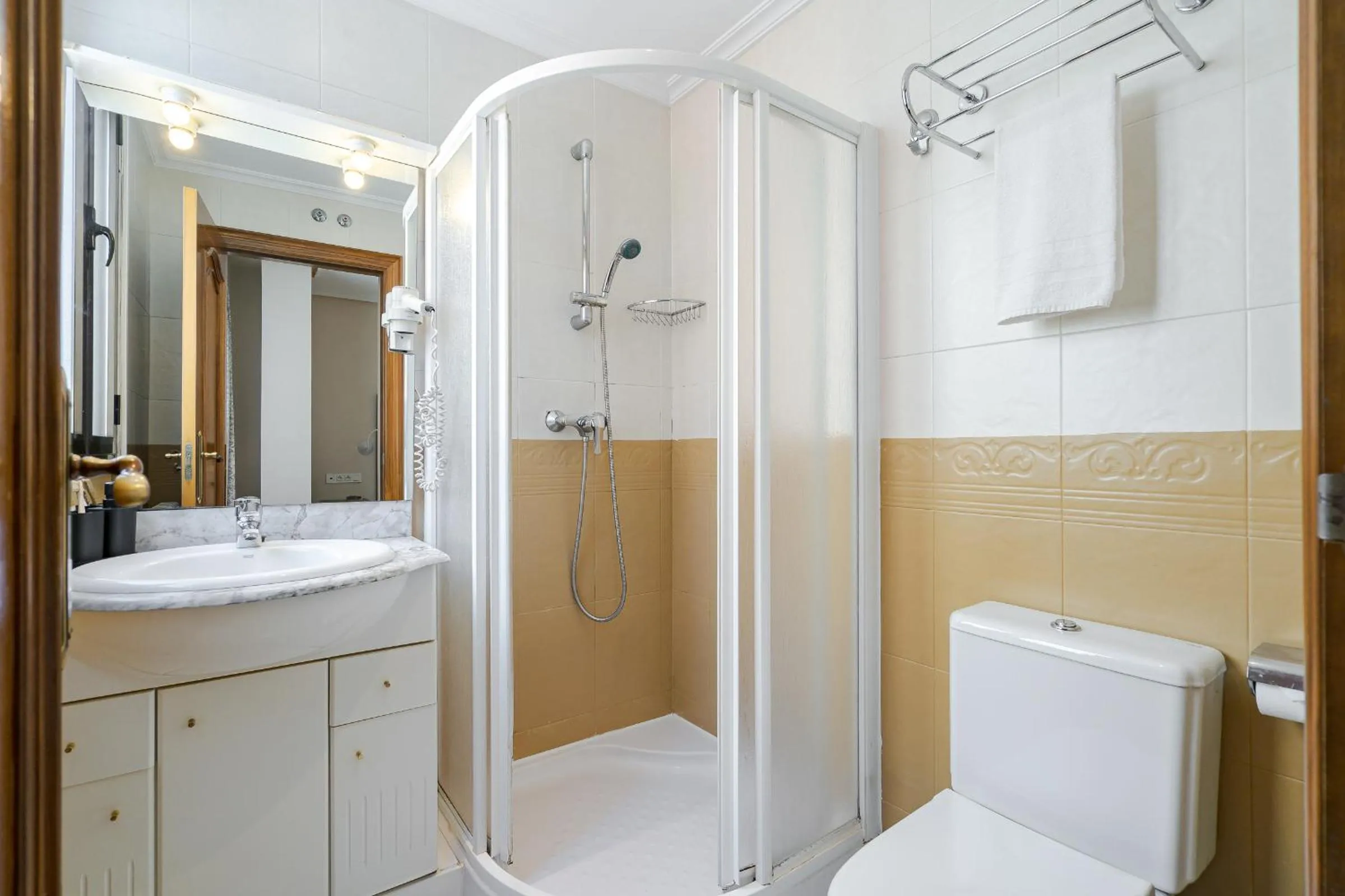 Bathroom in Hotel Eurowest