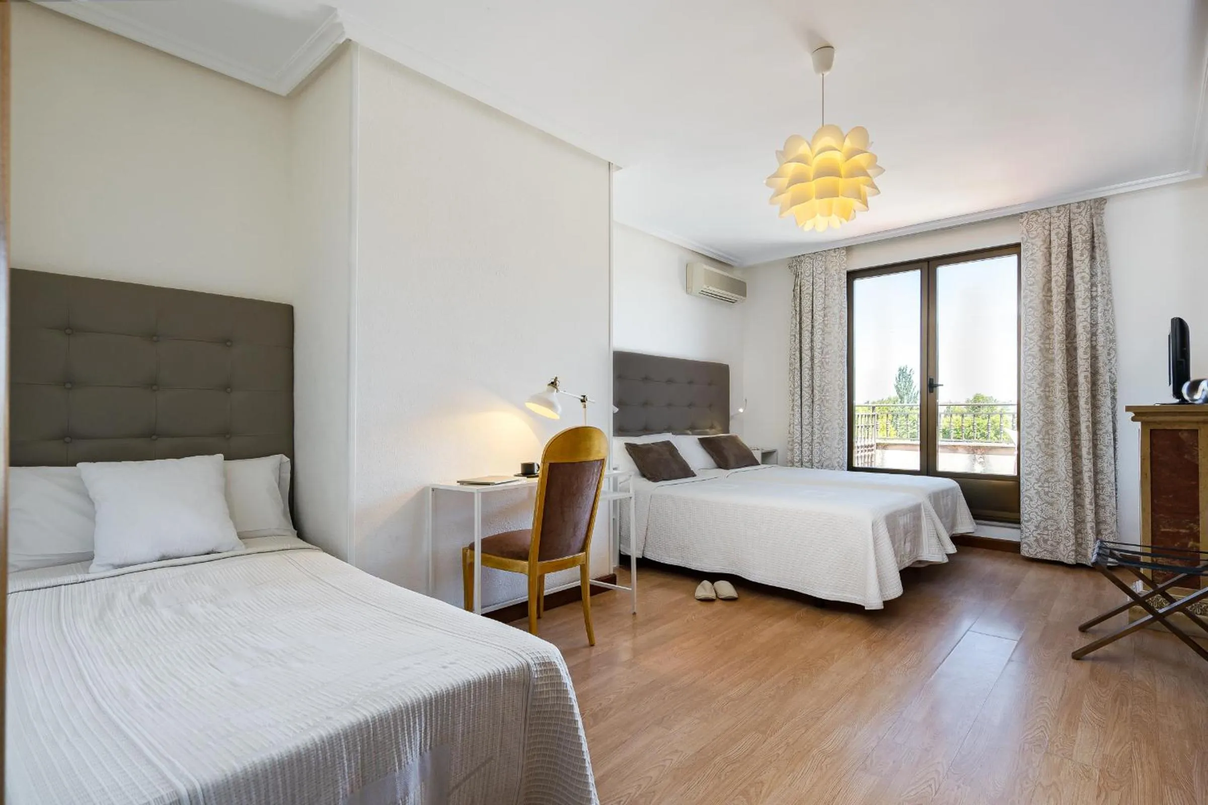 Bedroom, Bed in Hotel Eurowest