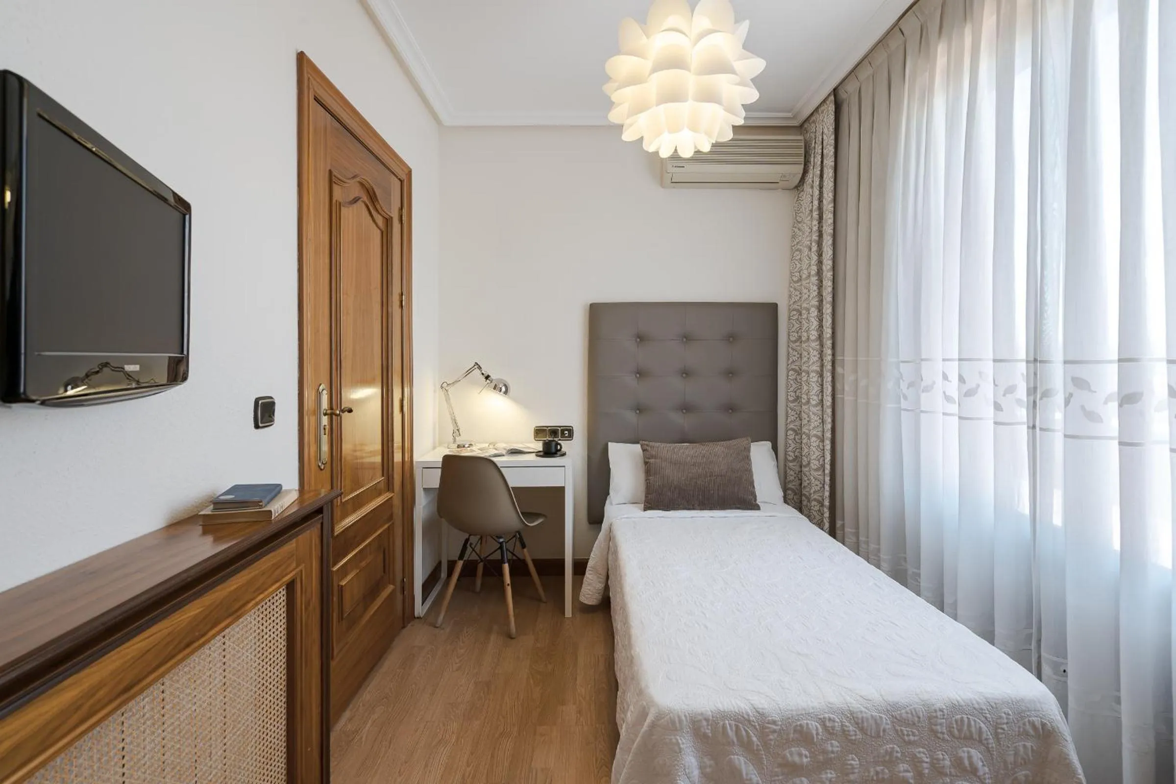 Bedroom, Bed in Hotel Eurowest