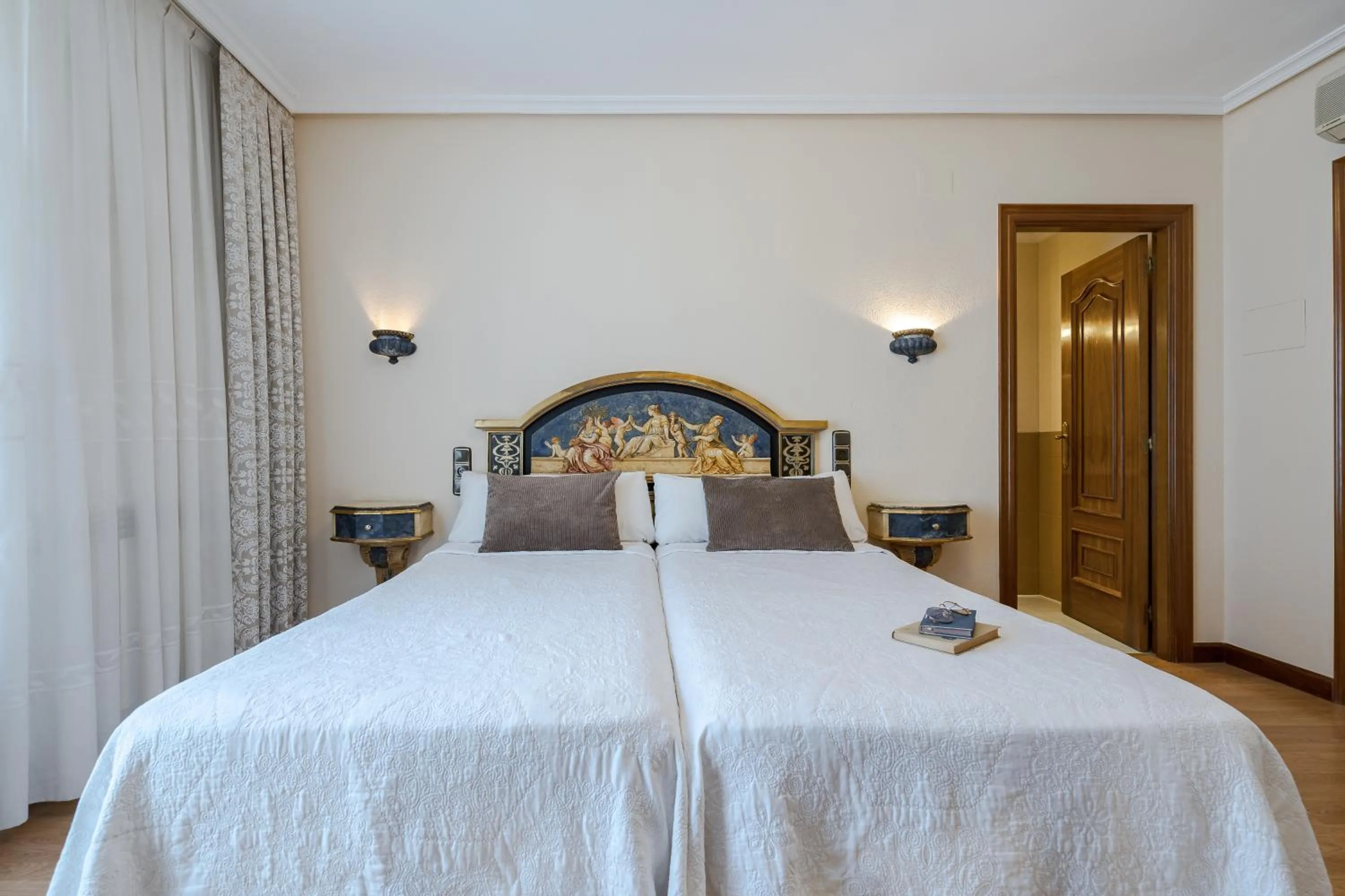 Bedroom, Bed in Hotel Eurowest