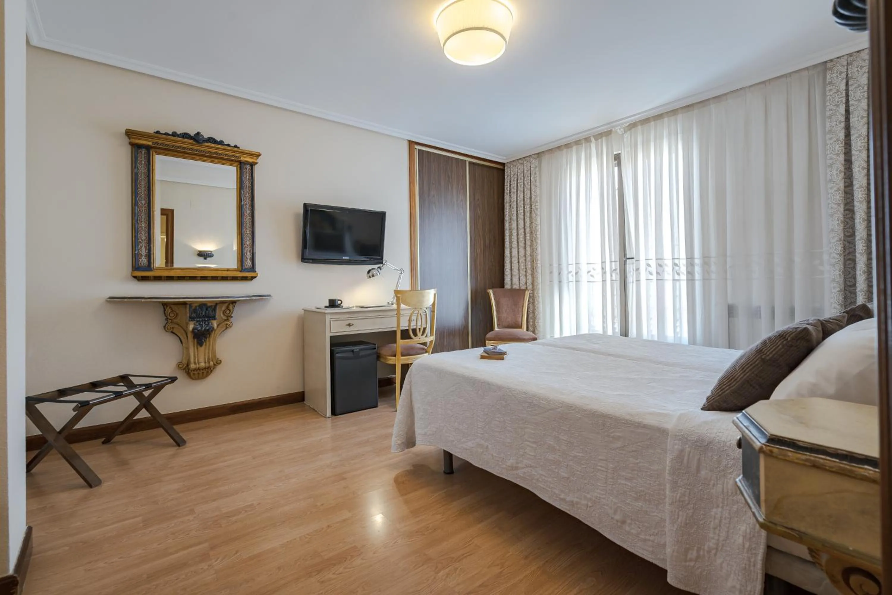 Bedroom, Bed in Hotel Eurowest