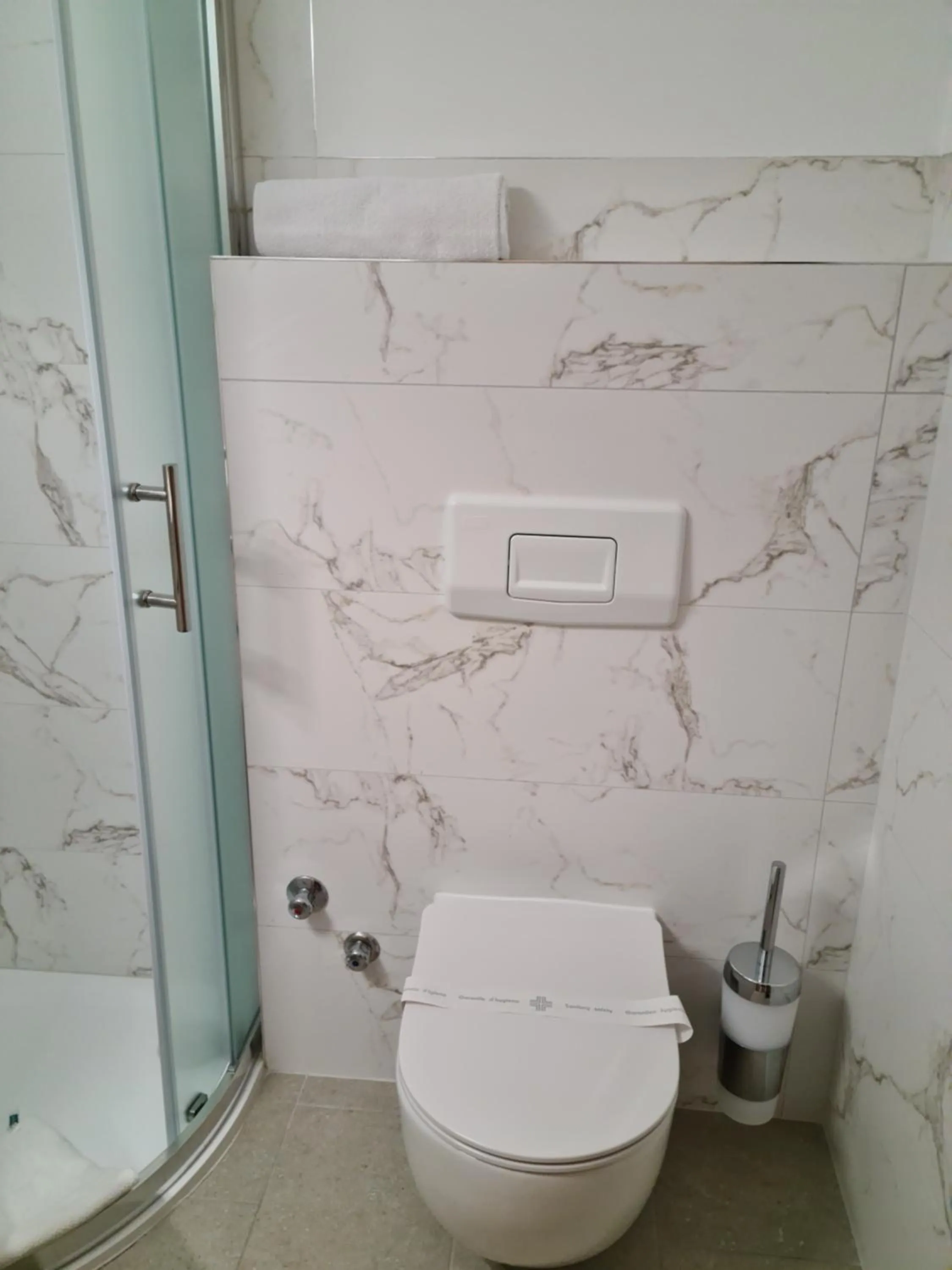 Bathroom in Hotel Adria