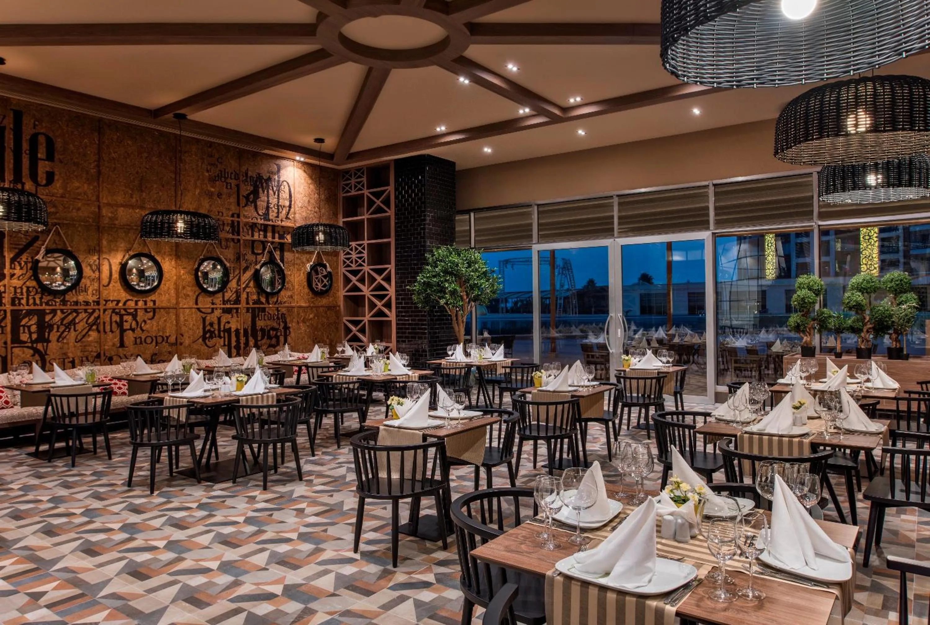 Restaurant/places to eat in Delphin BE Grand Resort