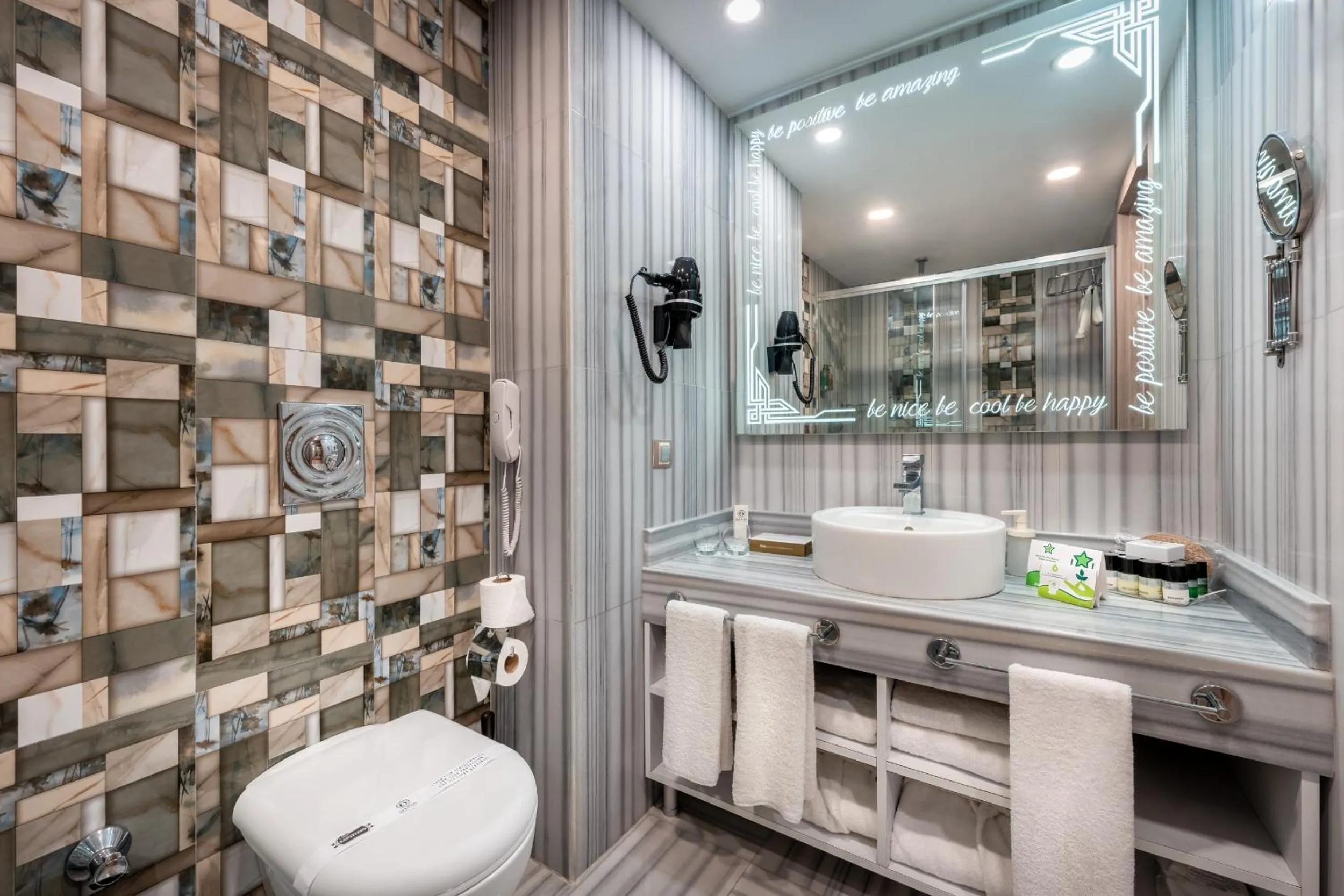 Toilet in Delphin BE Grand Resort