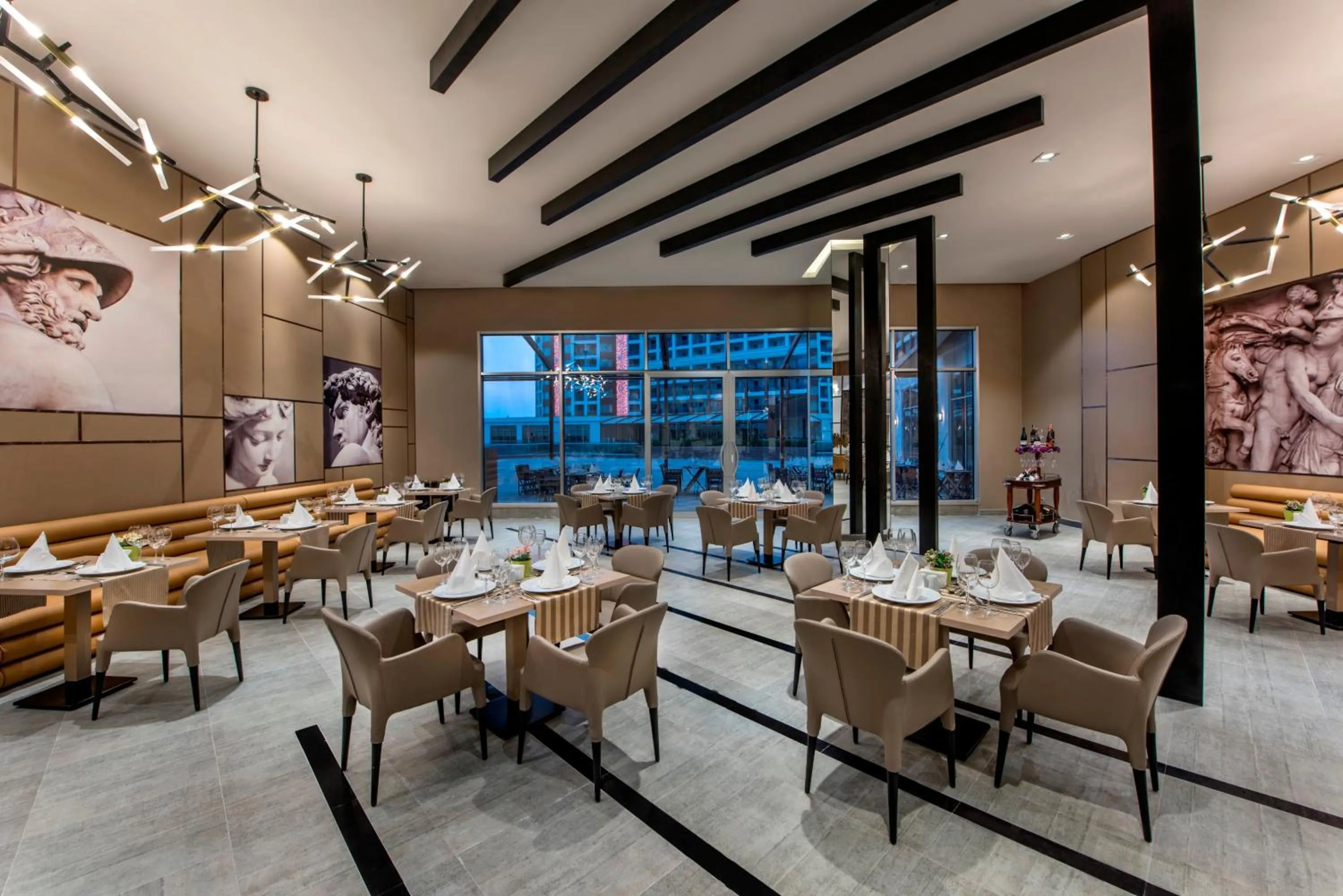 Restaurant/places to eat in Delphin BE Grand Resort