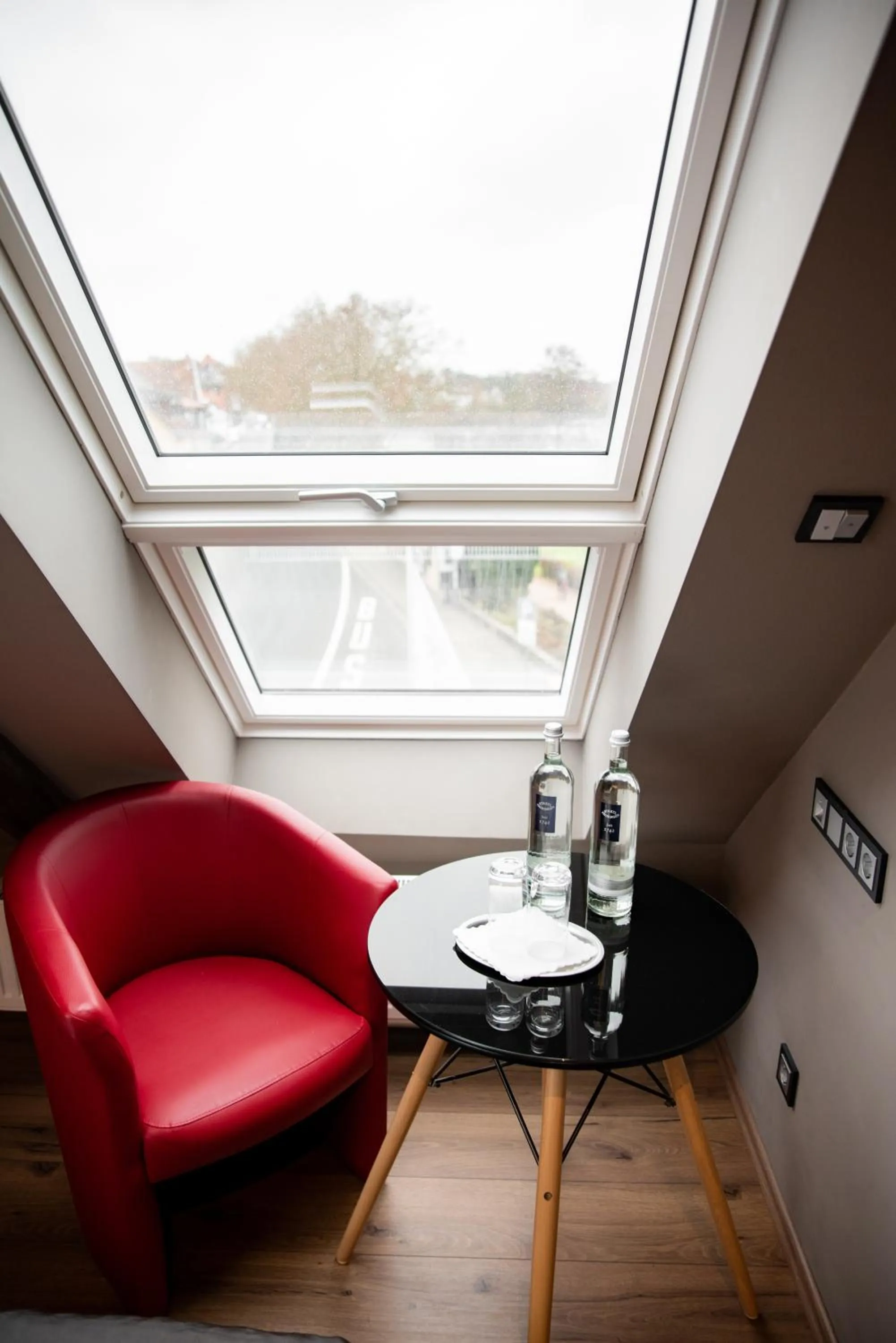 Seating area in Zum grünen Baum Hotel Frankfurt Airport