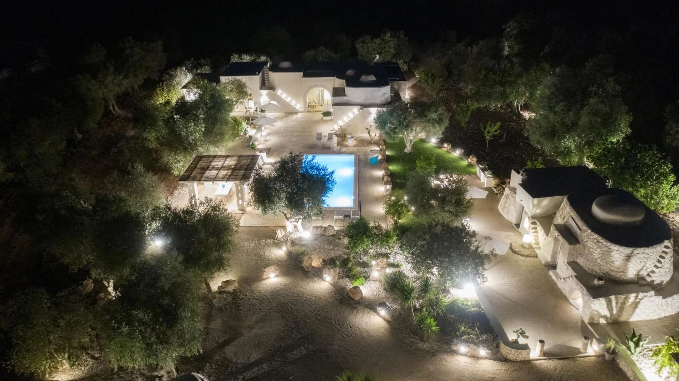 Property building in B&B Trulli Moonlight da Grace