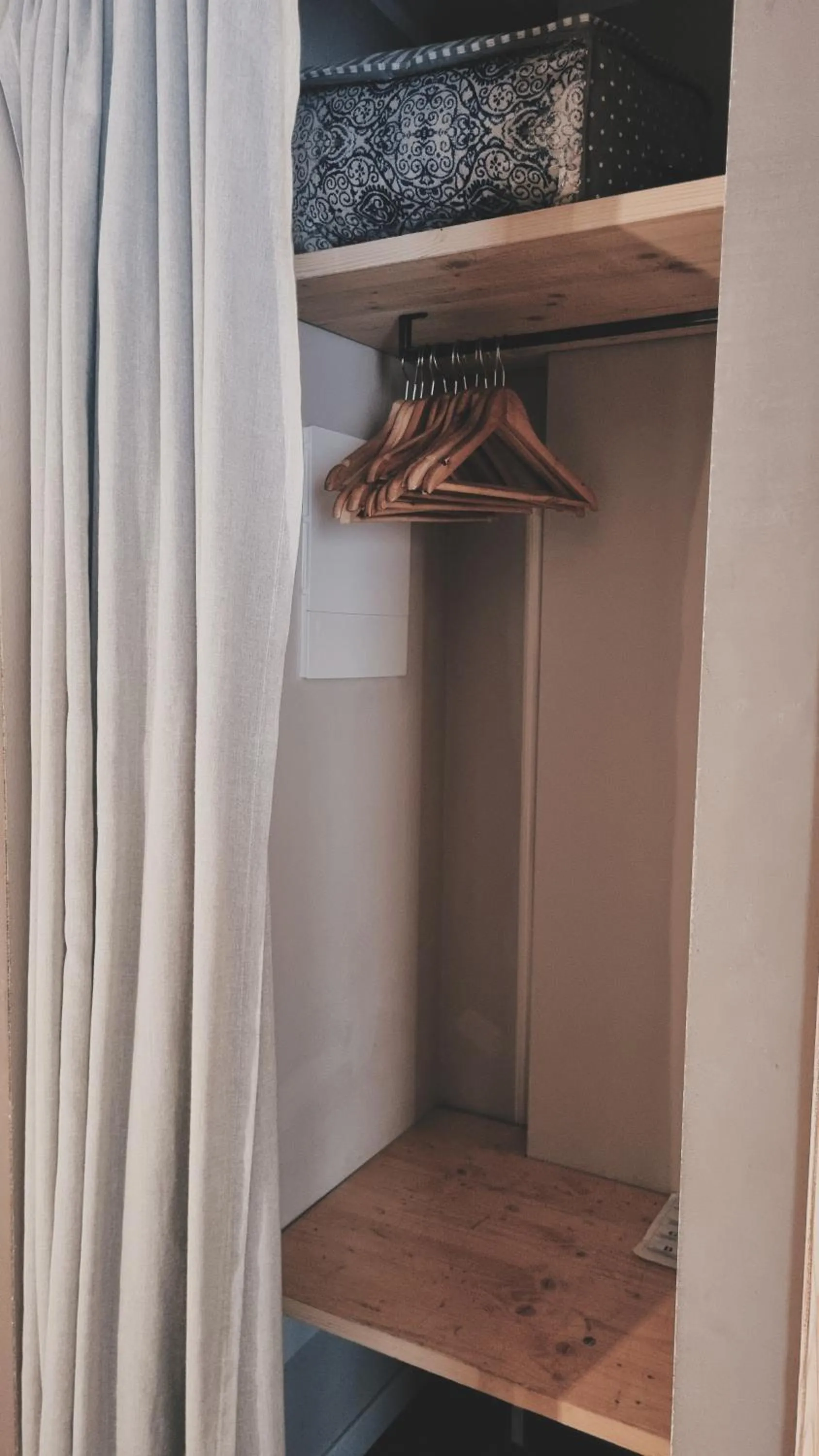 wardrobe in Bardoliners