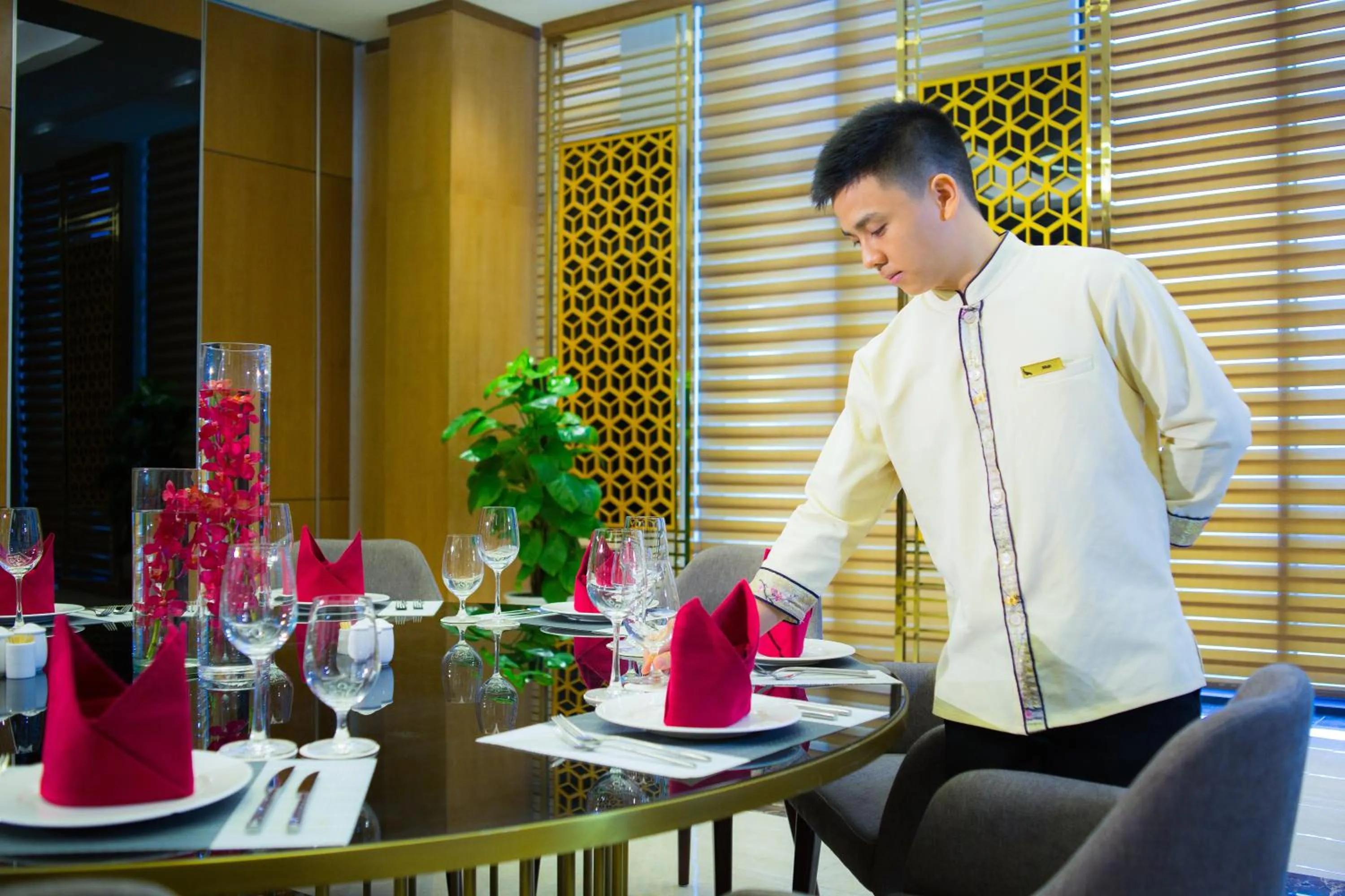 Restaurant/places to eat in Muong Thanh Luxury Da Nang Hotel