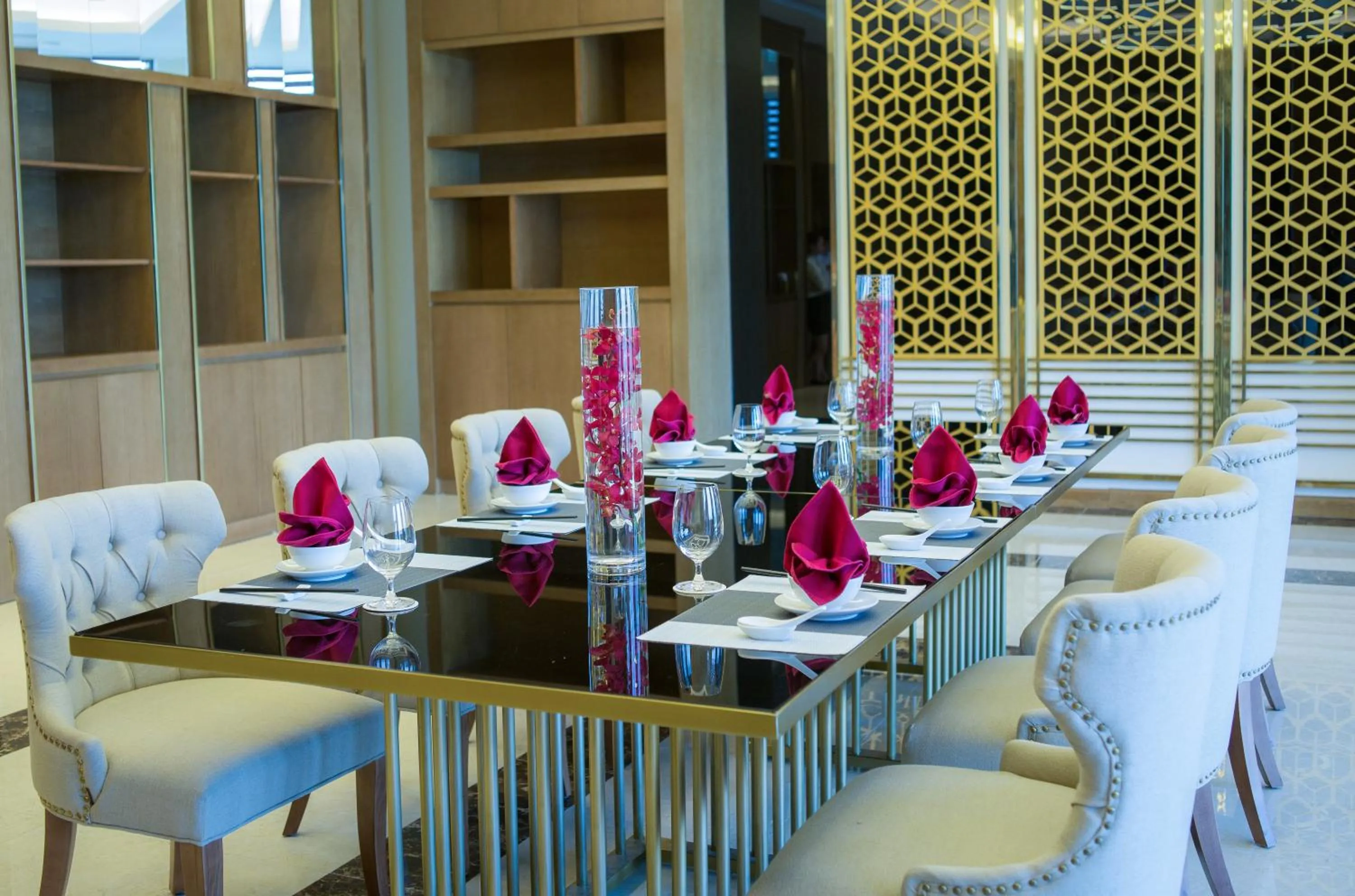 Restaurant/places to eat in Muong Thanh Luxury Da Nang Hotel