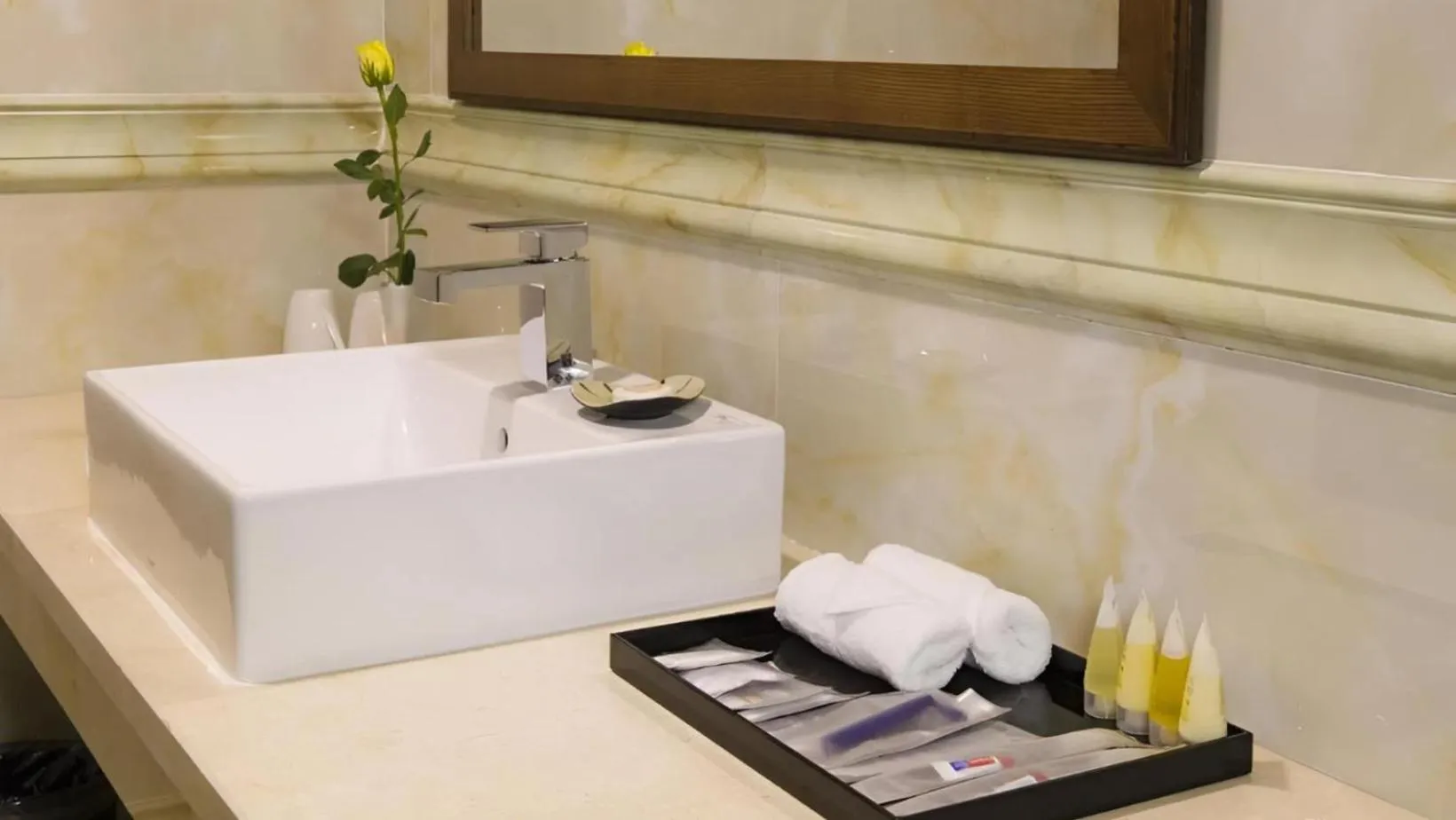 Shower in Muong Thanh Luxury Da Nang Hotel