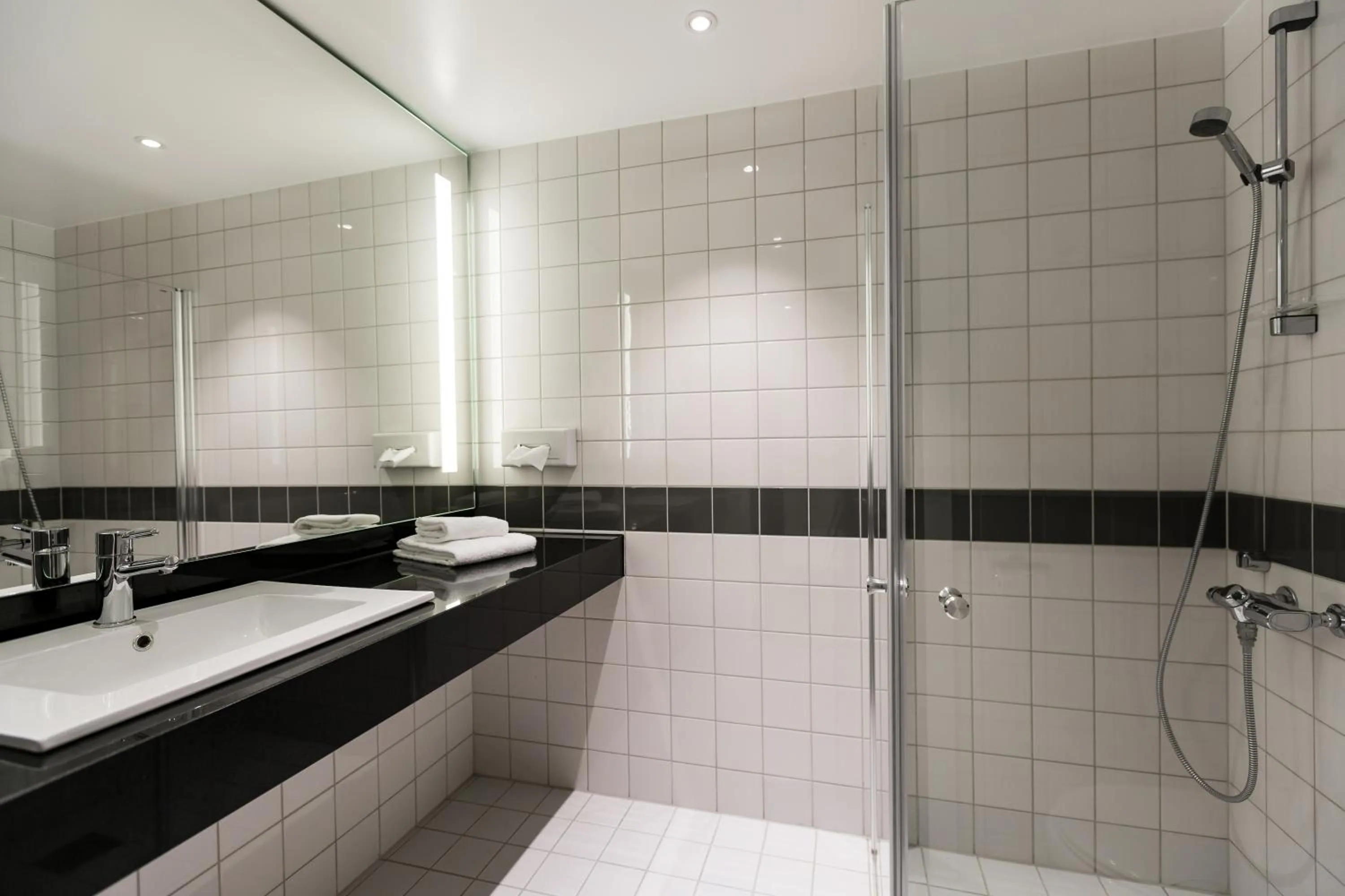 Shower in Quality Airport Hotel Gardermoen